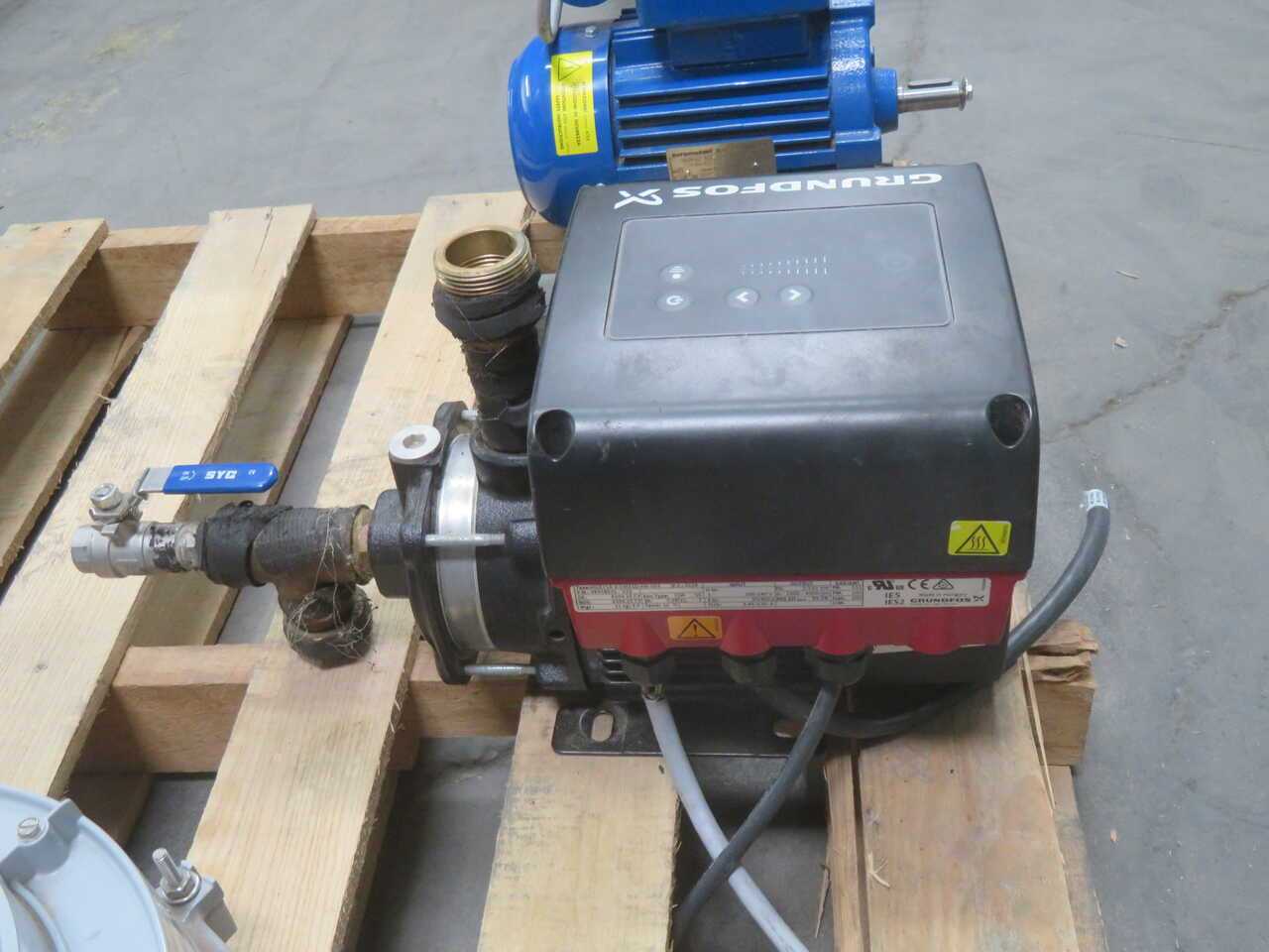 GRUNDFOS CME1-2 A-R-A-E-AQQE U-A-D-N A-98394755-P8-2120 HORIZONTAL END-SUCTION PUMP T270524 - MULTI-STAGE PUMP