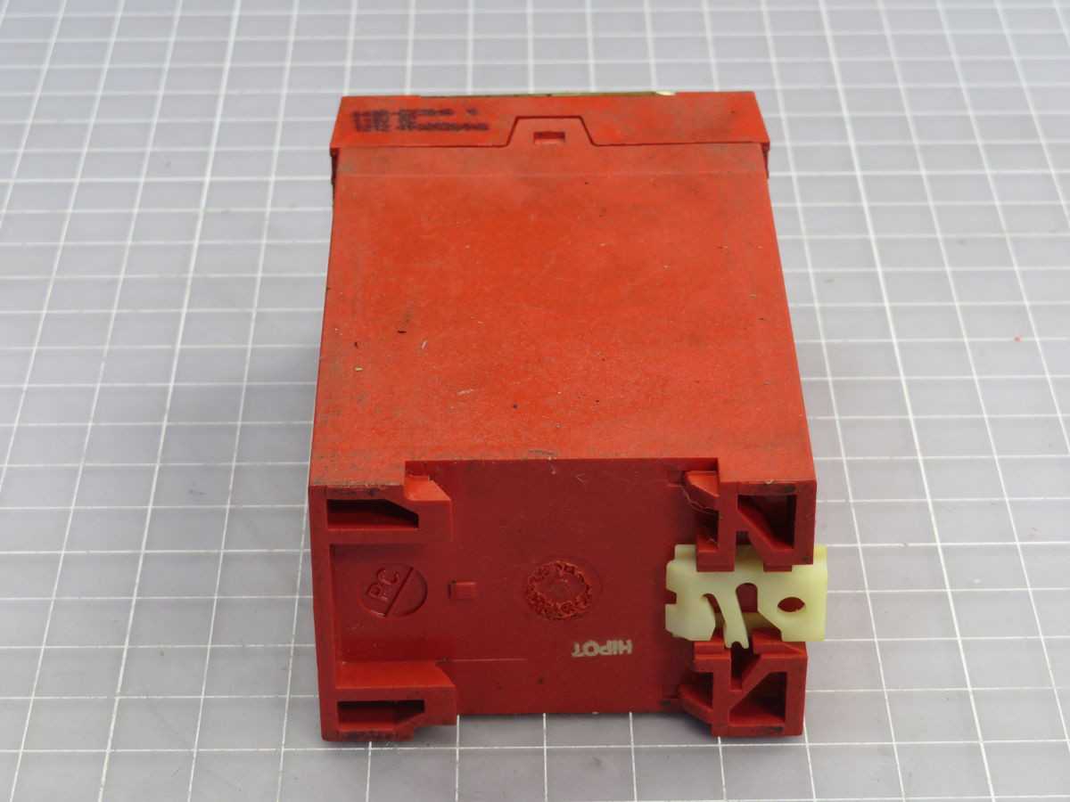 Allen Bradley A300 Universal Safety Relay T248054 - Reliable Safety Solution - SAFETY RELAY