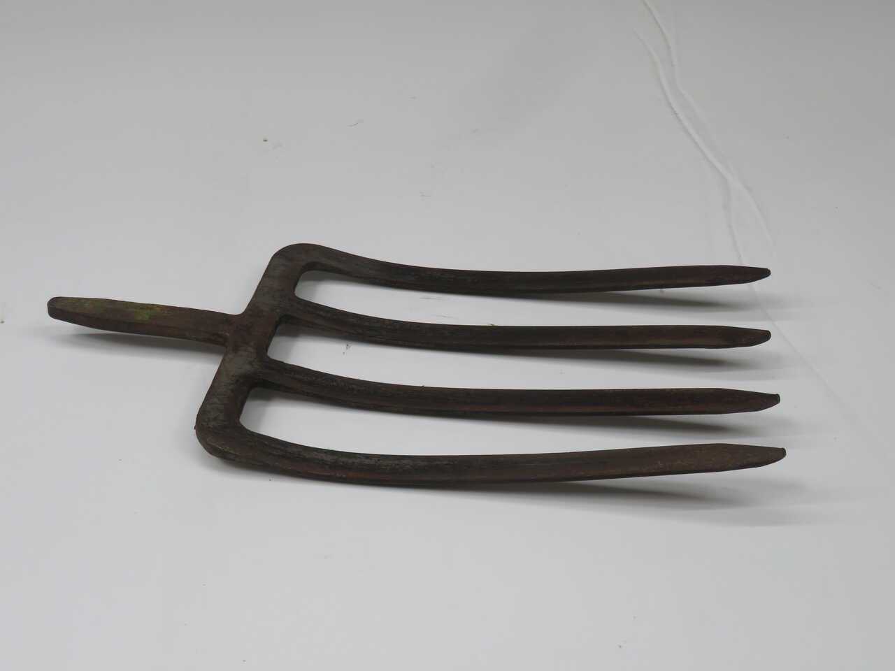 LOT OF 27 WHOLESALE LOT OF VINTAGE TOOLS - HAND TOOLS