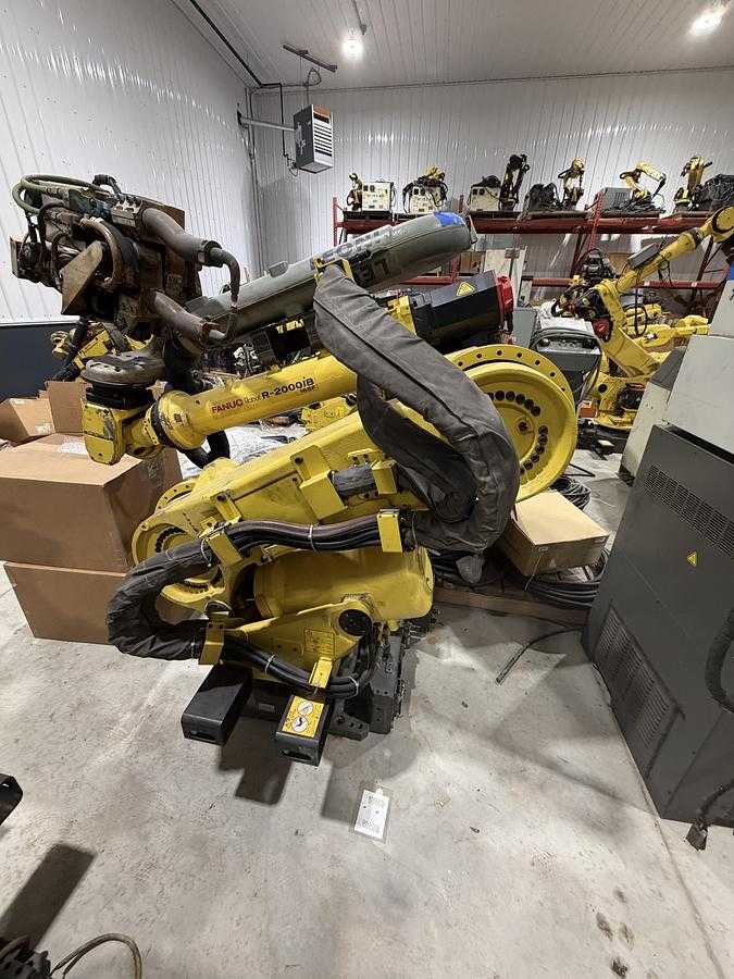 2009 FANUC R-2000iB/165F Robot, 165kg Payload, 2655mm Reach, R-30iA Controller, 1170kg Mass - ARTICULATED ROBOTS