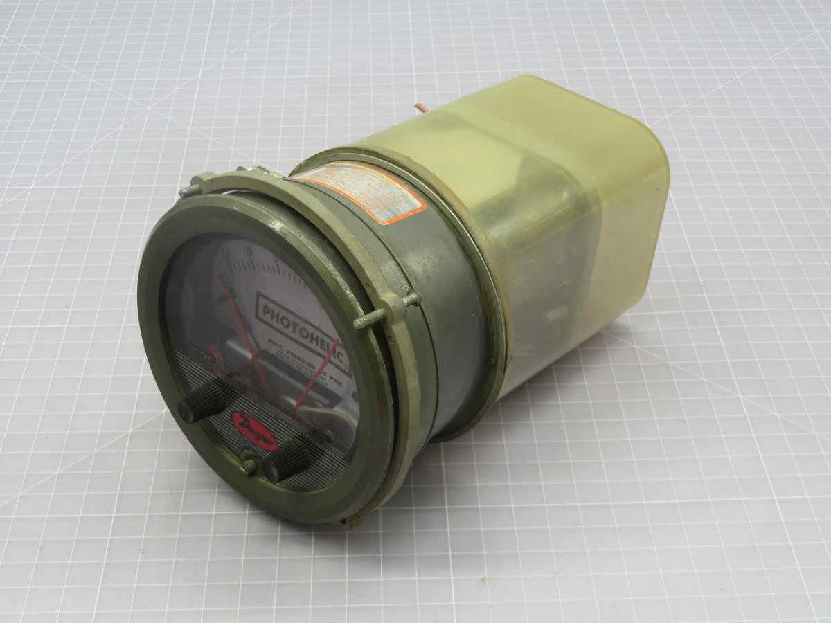 DWYER 3330 PRESSURE GAUGE T221549 - PRESSURE MEASUREMENT DWYER 3330 PRESSURE GAUGE T221549 - PRESSURE MEASUREMENT