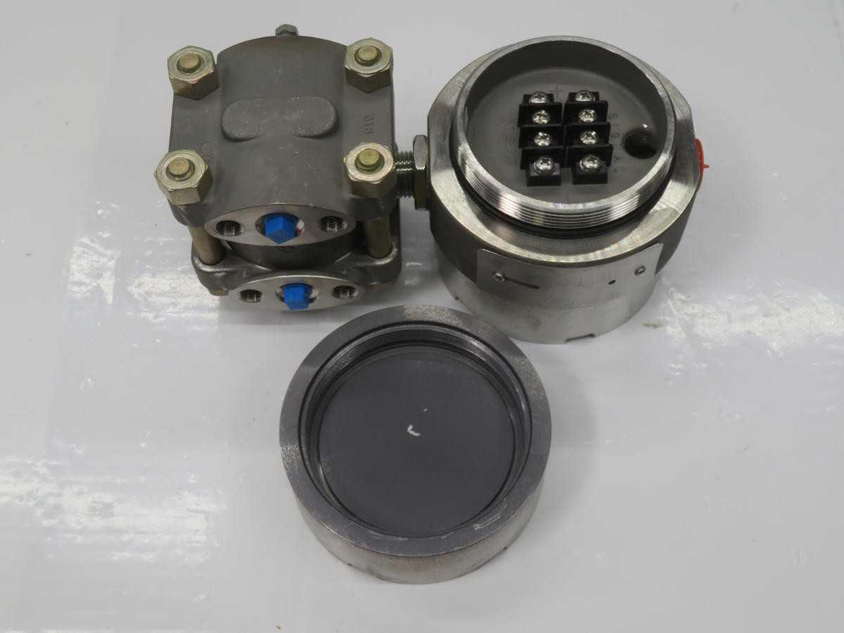 ROSEMOUNT 0/30 IN H20 PRESSURE TRANSMITTER T233893 - PRESSURE TRANSMITTER
