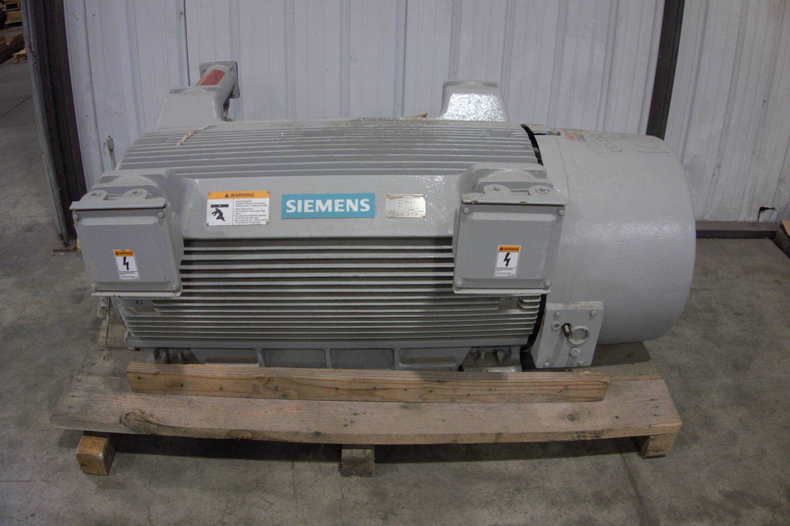 SKU 1786022 - SIEMENS E17983-01-1 AC MOTOR - AC MOTOR