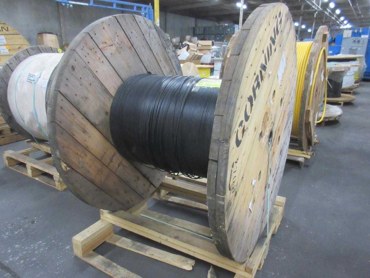 CORNING OPTICAL COMMUNICATIONS 1312732 SINGLE MODE FIBER OPTIC CABLE 1 FIBER 1610 FT T108678 - FIBER OPTIC CABLE