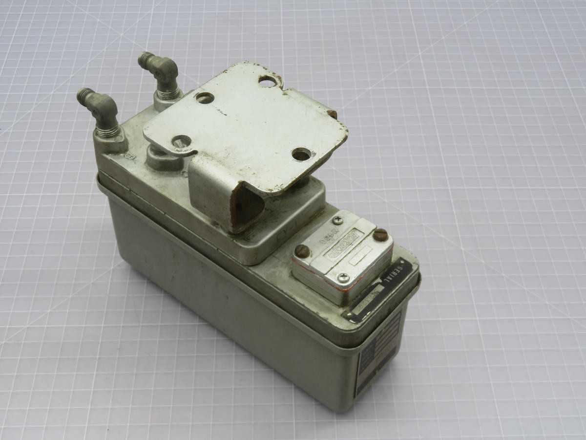 FOXBORO 557 SQUARE ROOT EXTRACTOR T221543 - OPERATOR CONTROLS