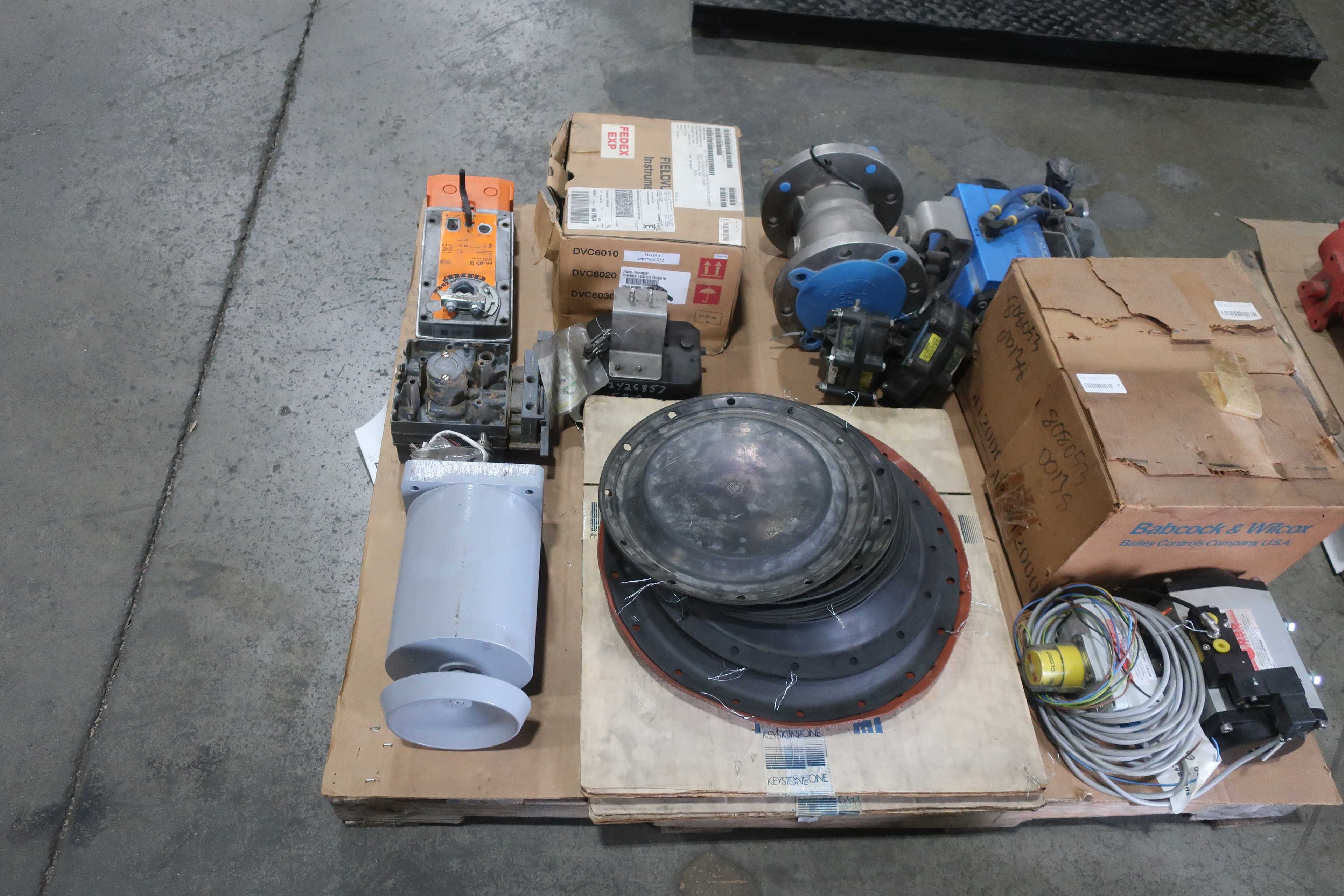 SKU 1761821 - 4 PALLETS OF ASSORTED ACCUATORTS, POSITIONERS AND INDICATORS - VALVE POSITIONERS & INDICATORS