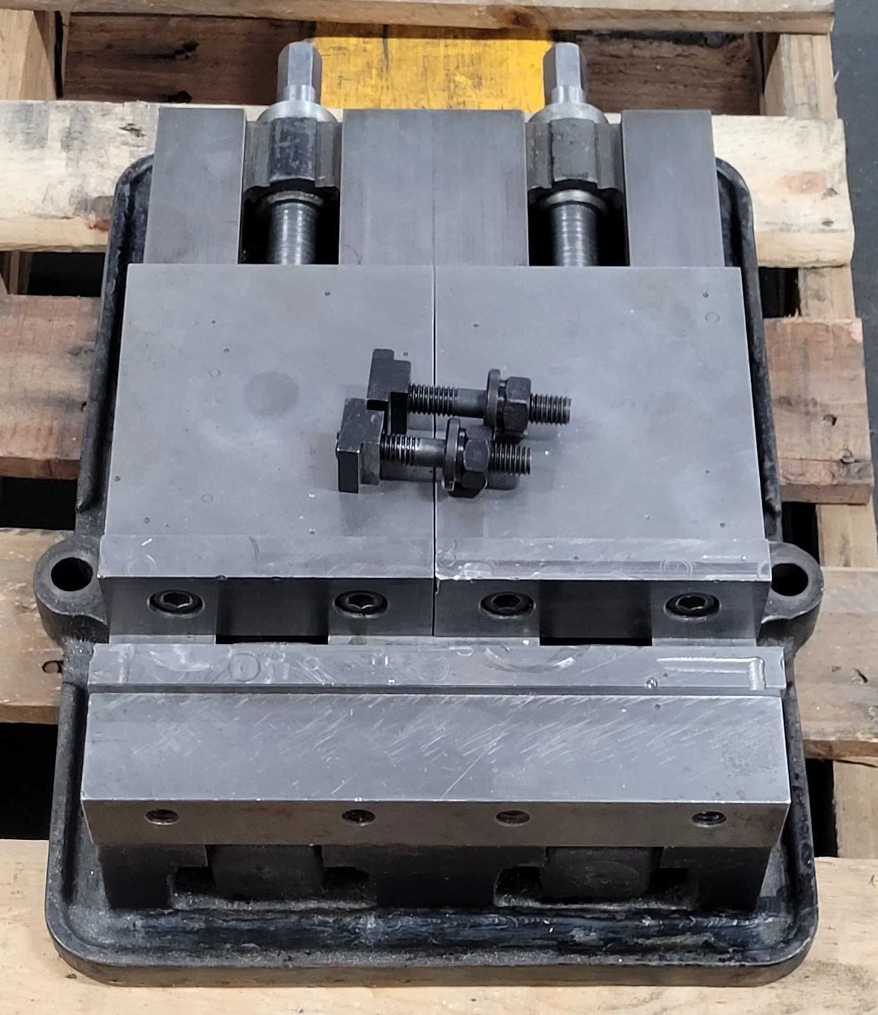 High-Tech Machine & Tool Co. Twinn Jaw 10-Inch Machine Vise - MACHINING ACCESSORIES & TOOLING