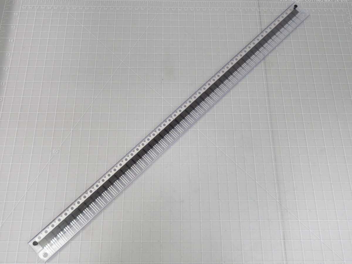 Lot Of 1000 STMicroelectronics BTA08-300BLRG T-Series Triac T196497 - ELECTRONIC COMPONENTS Lot Of 1000 STMicroelectronics BTA08-300BLRG T-Series Triac T196497 - ELECTRONIC COMPONENTS