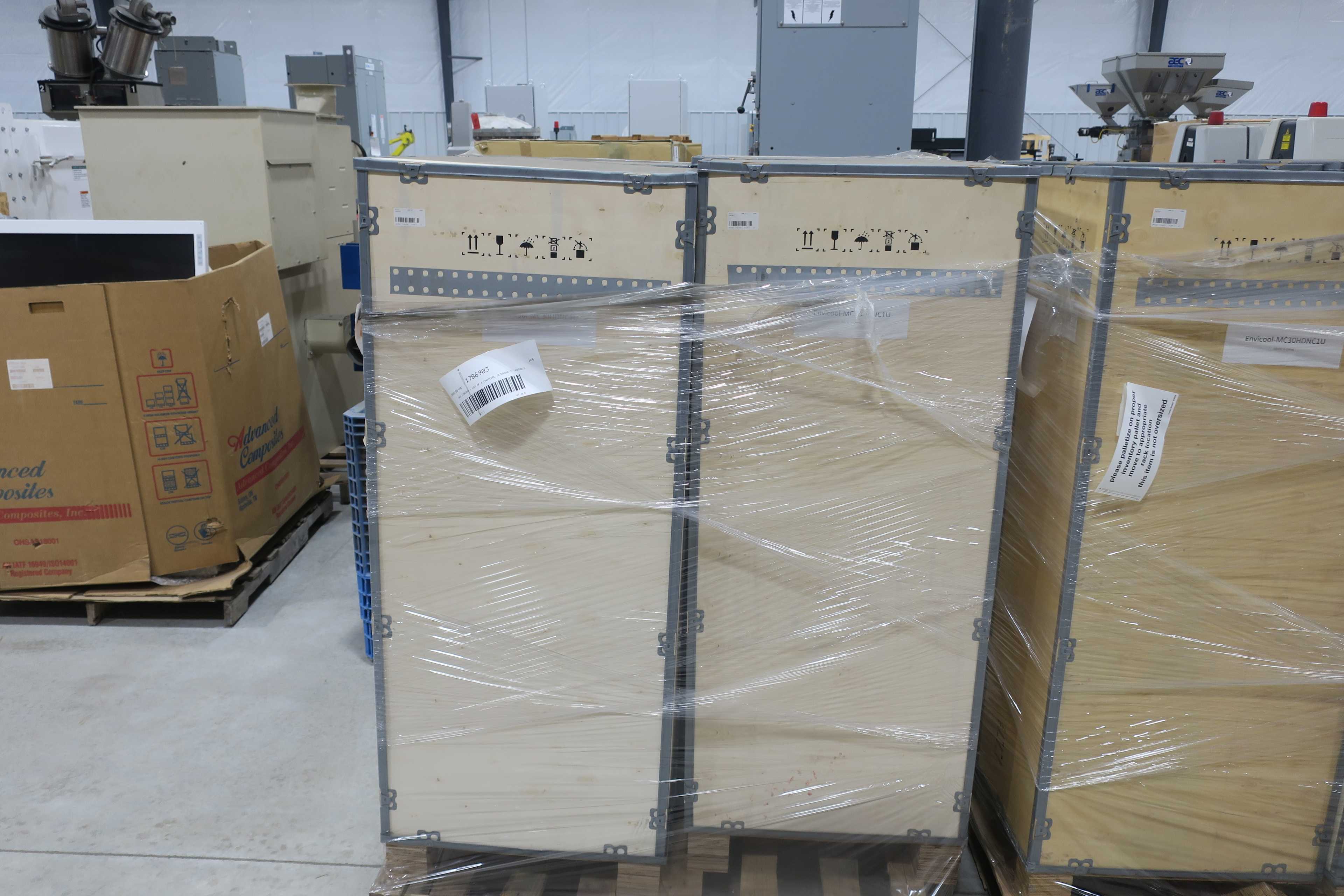 SKU 1786903 - LOT OF 4  ENVICOOL MC30HDNC1U CABINETS - HVAC PARTS & ACCESSORIES