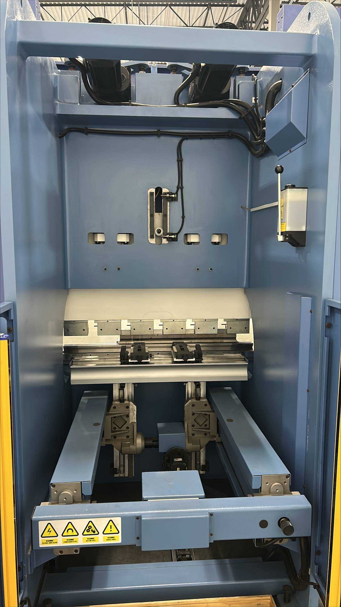 2023 Otinus PBE-1204-DA58 CNC Press Brake - 3 Axes, 40 Ton, 2.0 kW Motor - PRESS BRAKES
