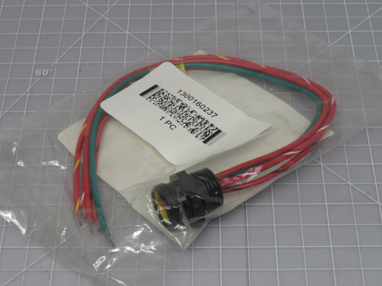 LOT OF 70 ALLEN-BRADLEY 888N-M5AFA1-1F RECEPTACLE 5 PIN MINI MALE ST 16 AWG 1 FT AUTOMOTIVE COLOR CO - ELECTRICAL RECEPTACLES