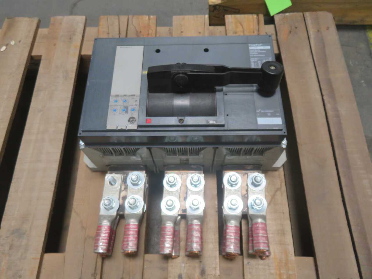 Square D RGF36200U33AAASA CB, 3-Pole, 2000A, 600VAC, 35KA IR, MicroLogic 3.3 LSI - CIRCUIT BREAKERS