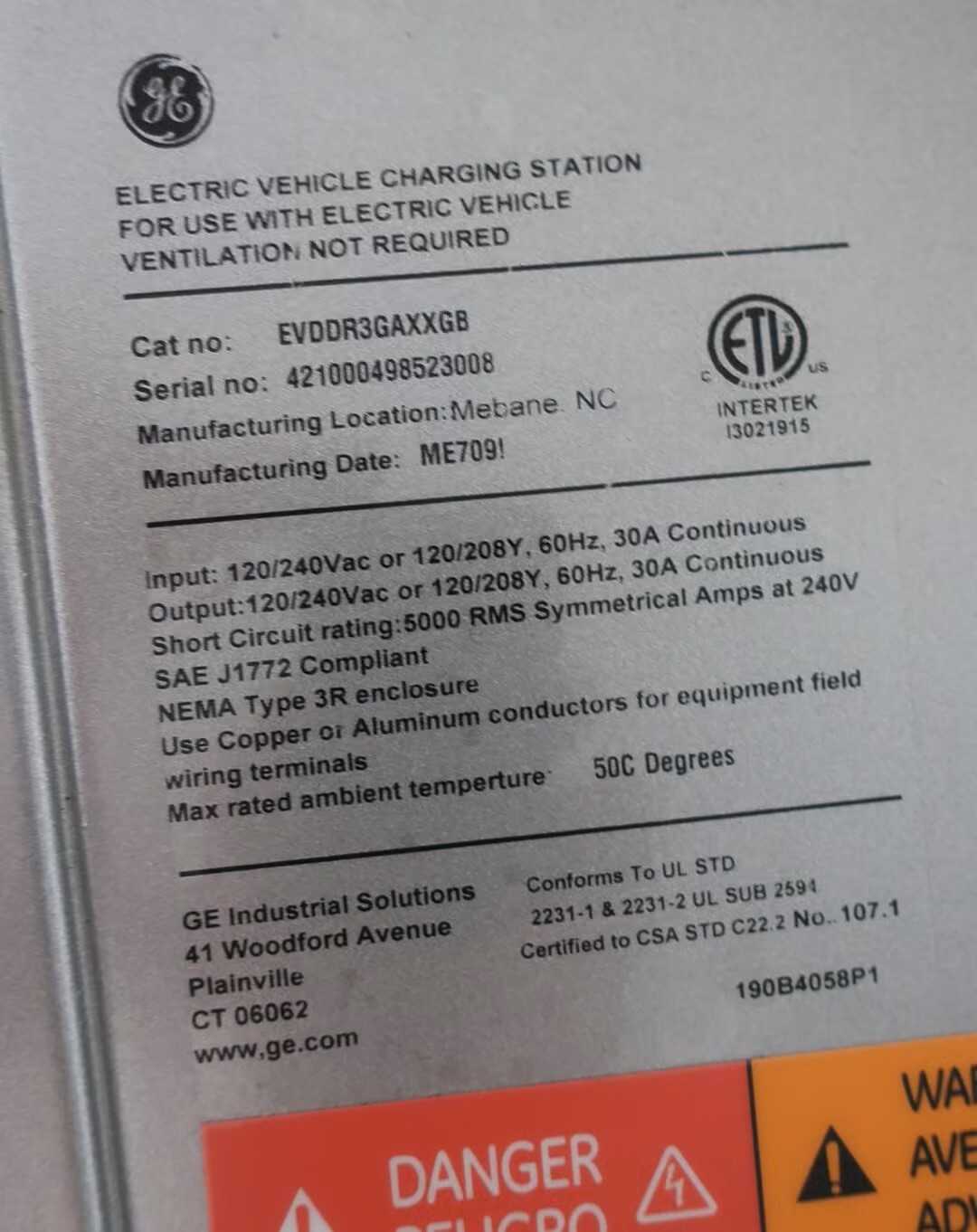 SKU 1786838 - LOT OF 4 LVL 2 EV CHARGING STATION 30A 120/208/240V-AC - ELECTRICAL COMPONENTS