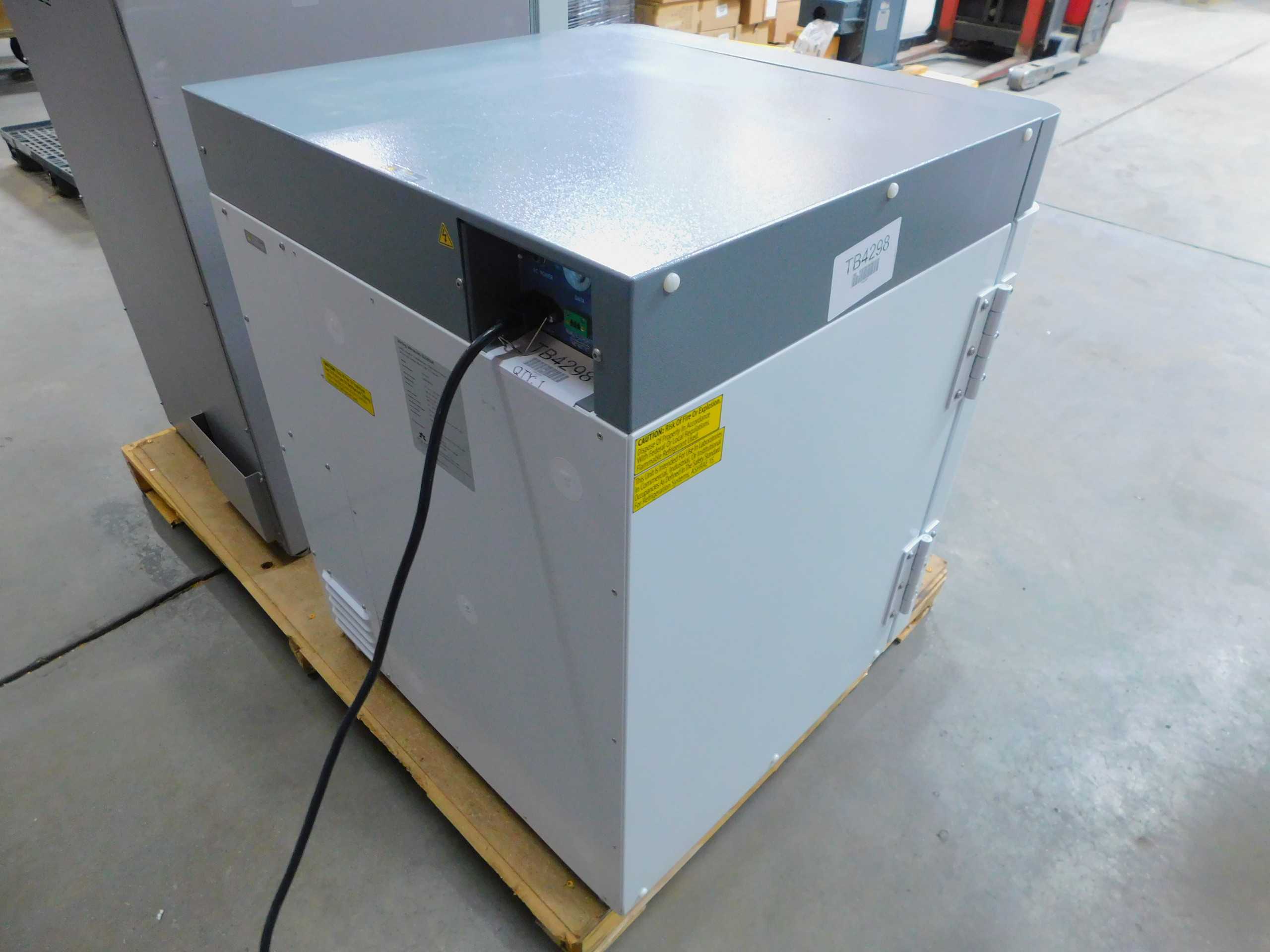 STIRLING ULTRACOLD SU105UE UNDERCOUNTER ULTRA-LOW TEMPERATURE (ULT) FREEZER. -20°C TO -86°C - LAB & SCIENTIFIC