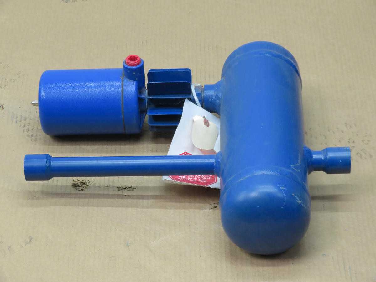 MAGNETROL B40-1B60-RJM EXTERNAL CAGE LIQUID LEVEL SWITCH T216243 - LEVEL MEASUREMENT