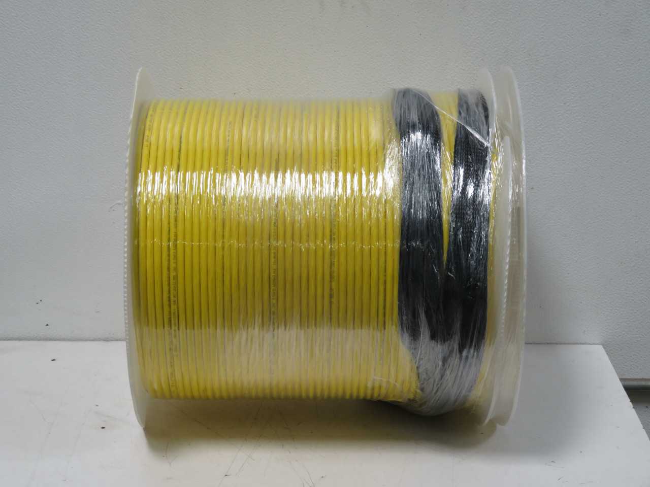 COMMSCOPE CX1A0072RUB01-202M LCU TRK MC 72F SM YL RISER 1FT BO PE-B 660 FT T176766 - FIBER OPTIC CABLE