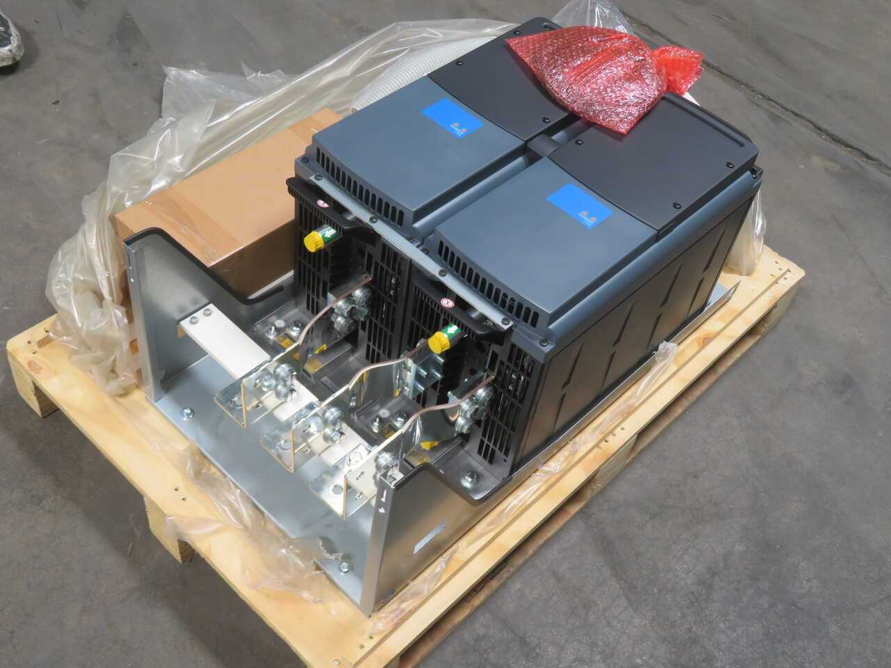 DANFOSS NXA09205-A0T02WG-A1A20000E6+BM00+FL23 DRIVE ASSY - AC VFD DRIVES