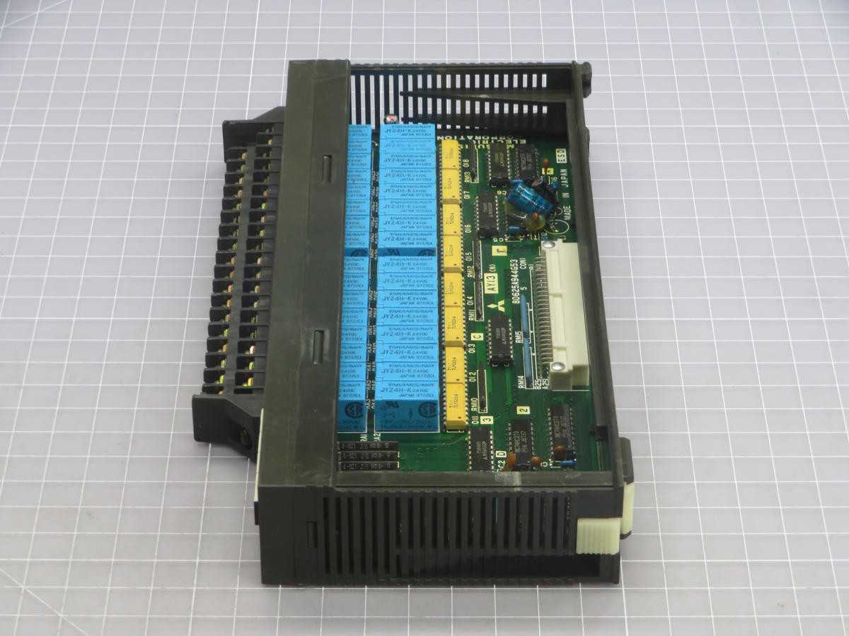 MITSUBISHI AY-13 OUTPUT MODULE T241332 - PLC MODULES