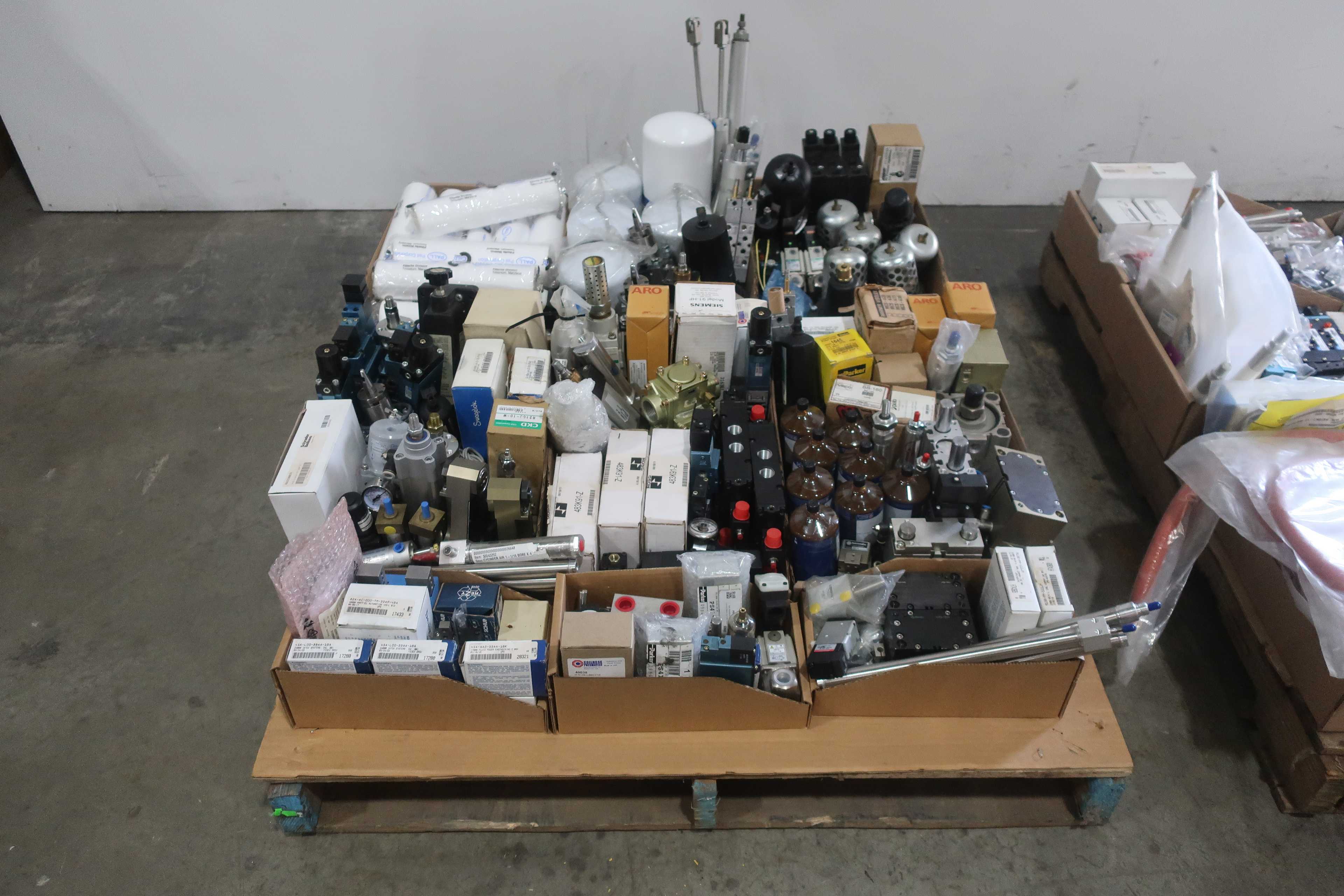 SKU 1770013 - 2 PALLETS OF ASSORTED PNEUMATIC REPLACMENT PARTS - PNEUMATIC PARTS