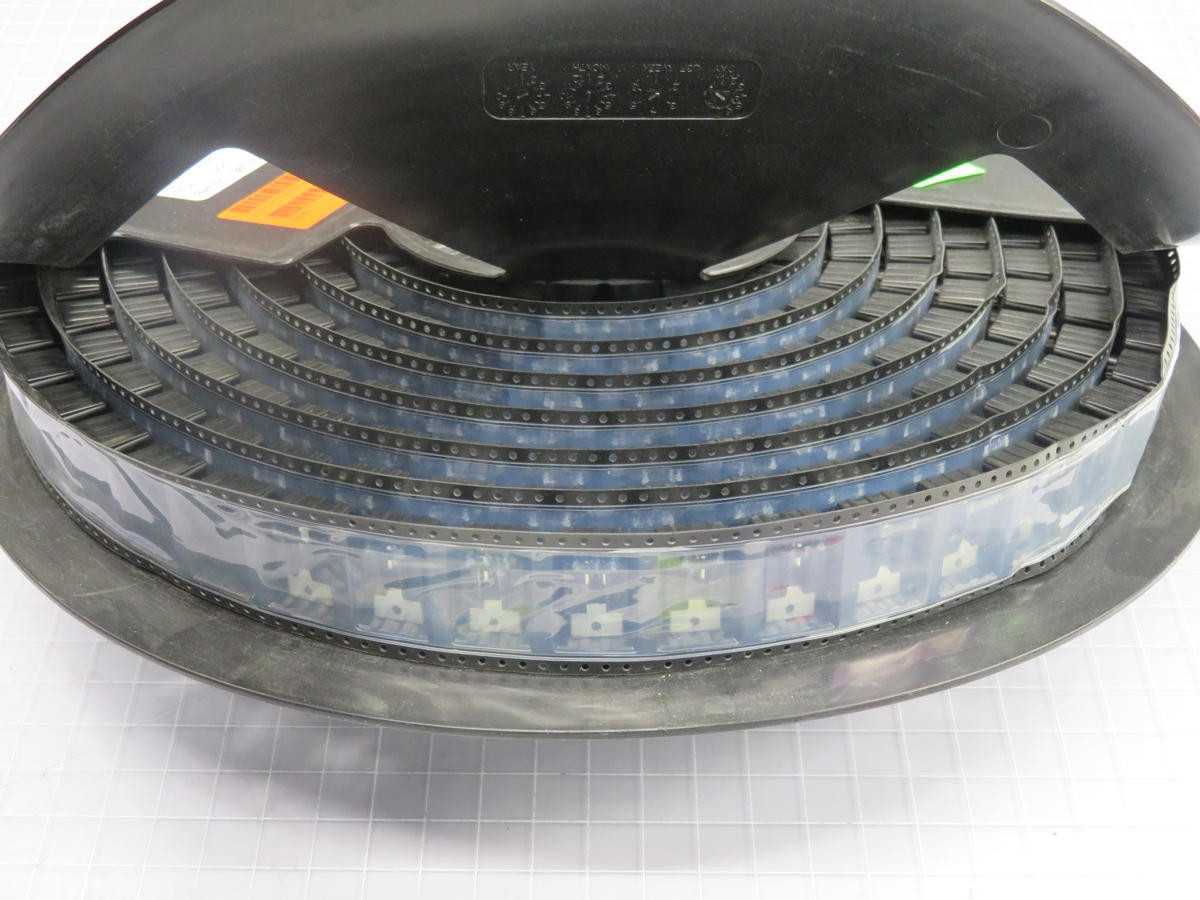 LOT OF 200 ROSENBERGER AMS22B-40MZ5-A RIGHT ANGLE PLUG PCB W. HOUSING T211996 - PLUGS & RECEPTACLES