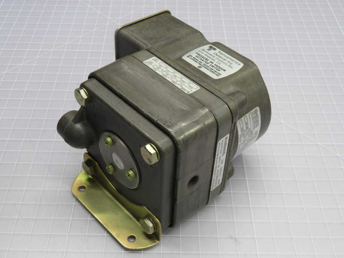 BARKSDALE DPD1T-A80 PRESSURE SWITCH
DPD1T SERIES T222384 - SWITCHES