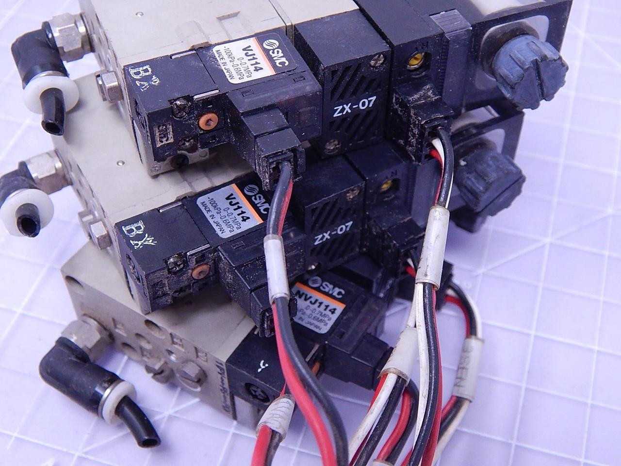 LOT OF 3 SMC VJ114 VACUUM SWITCHES T111773 - SWITCHES