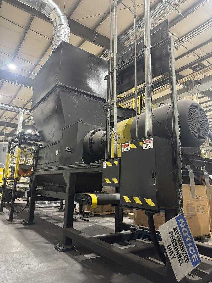1998 Ssi Shredding Systems 2400E Double Shaft 200 HP - SHREDDERS
