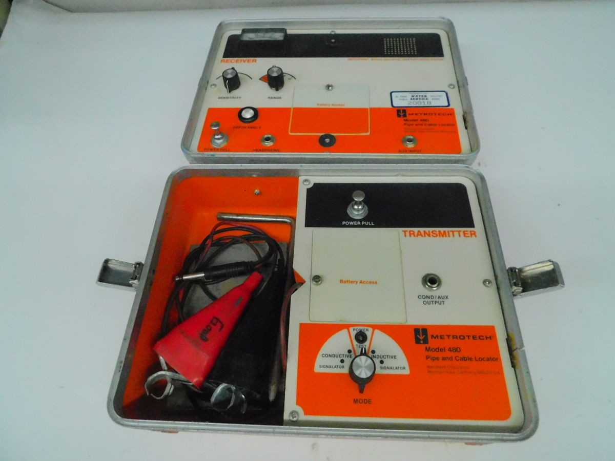 METROTECH 480 PIPE AND CABLE LOCATOR - CABLE TRACER