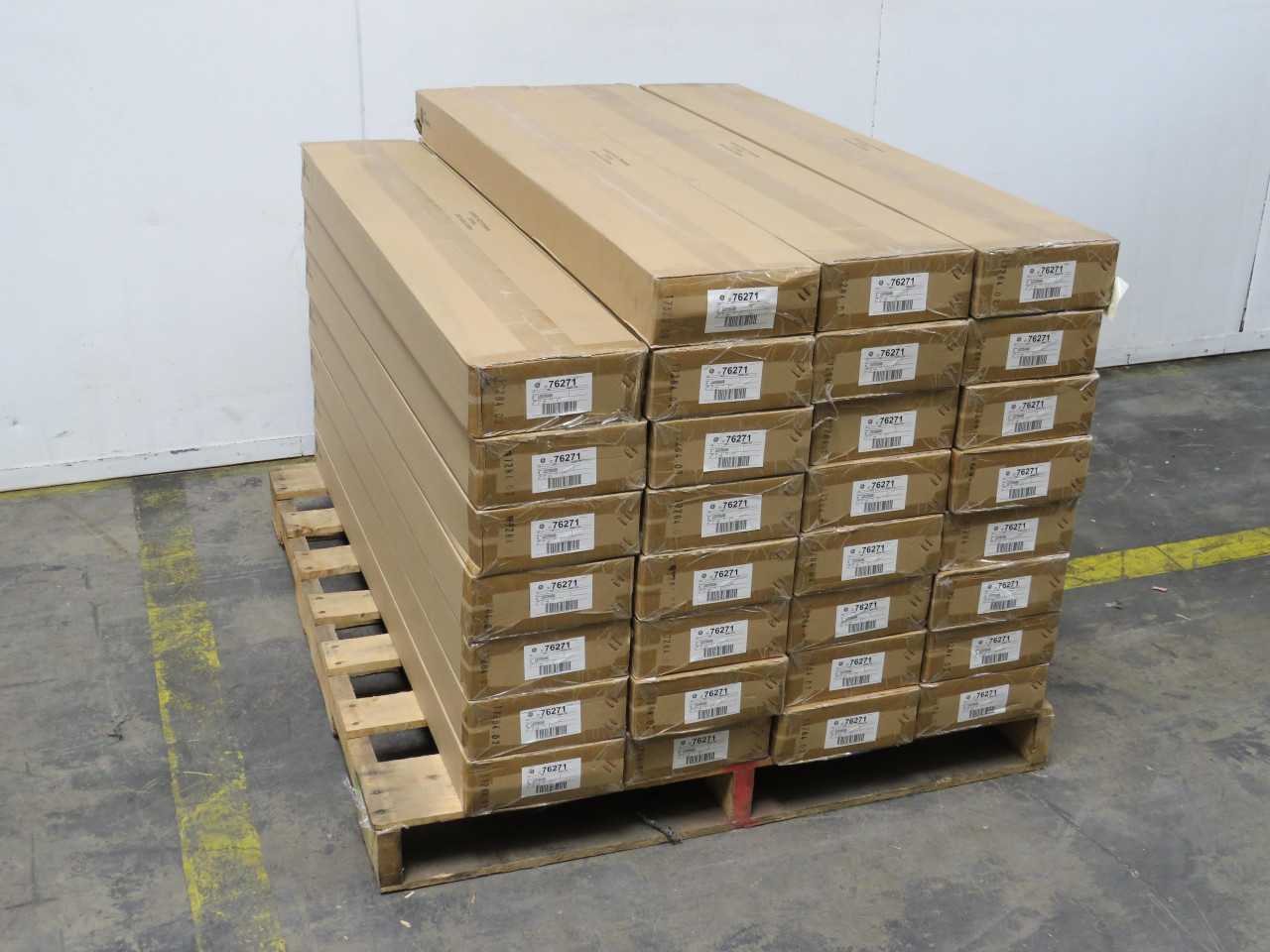 LOT OF 310 GE 76271 LED12T8/G/4/850
T8 10 WATT LED STRAIGHT TUBE 48 INCH MEDIUM BI-PIN (G13) 5000K - LIGHTING