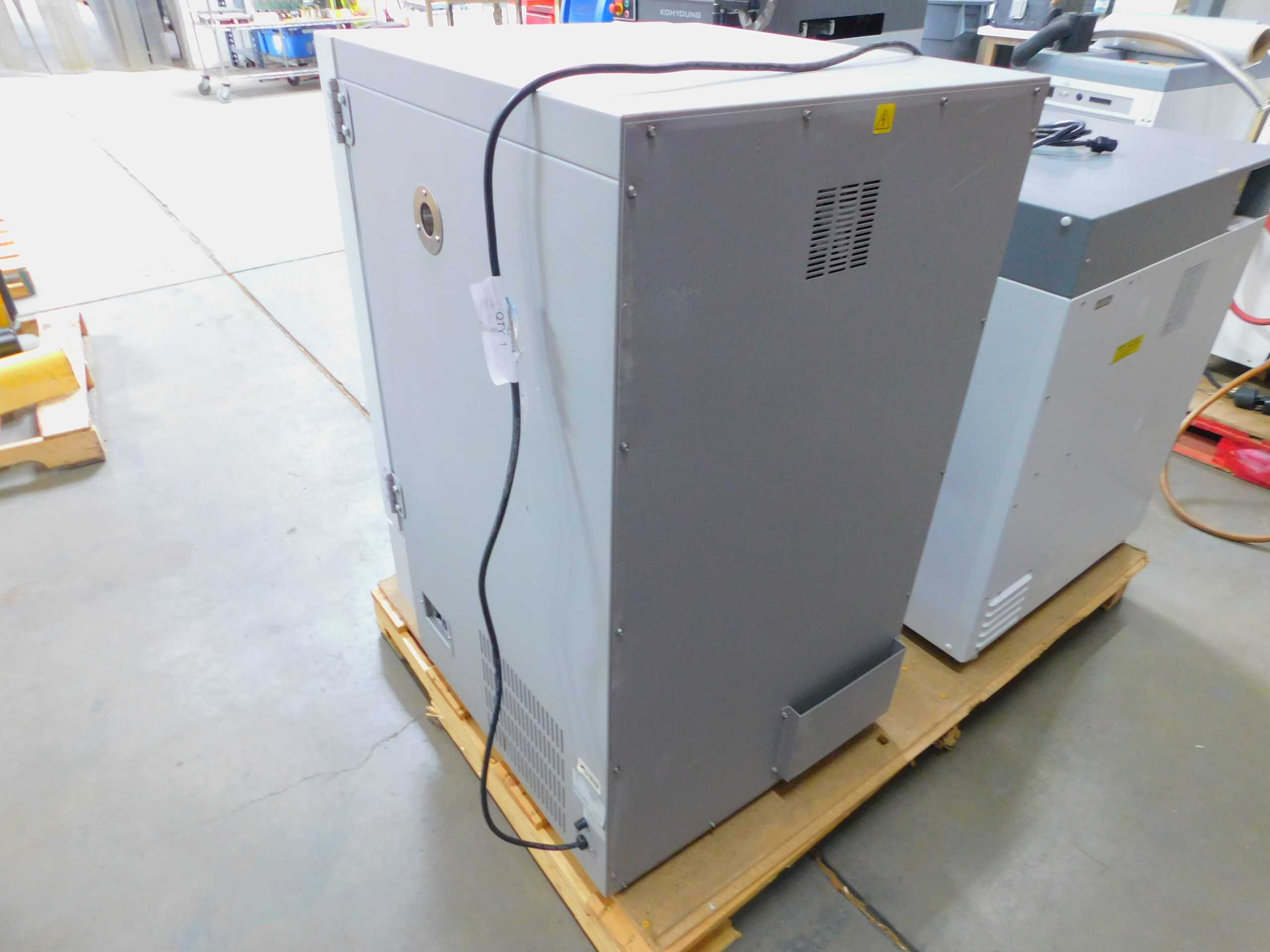 VWR 1575R BENCHTOP REFRIGERATED INCUBATOR SHAKER - LAB & SCIENTIFIC