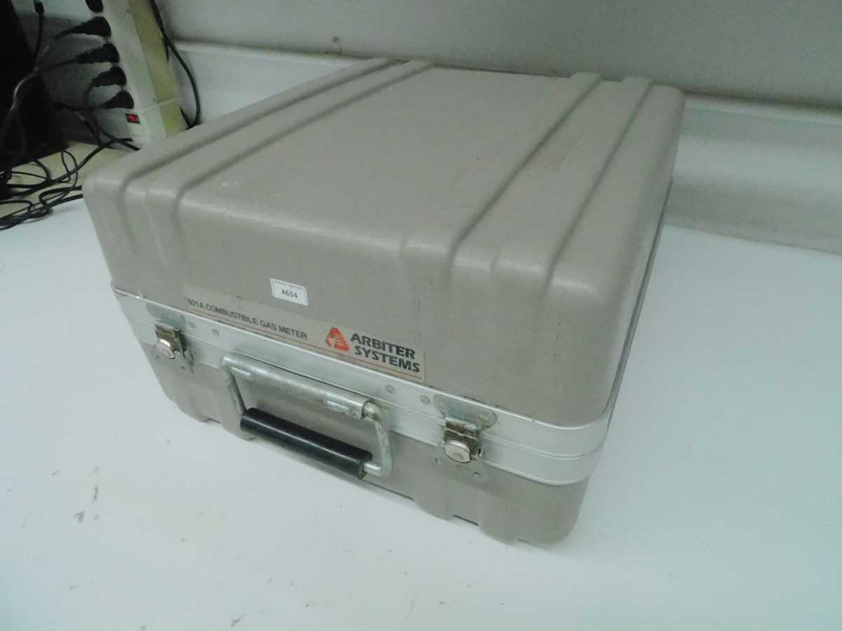 ARBITER SYSTEMS 921A COMBUSTIBLE GAS METER FOR NITROGEN OIL-FILLED TRANSFORMERS. M7661 - PLANT & FACILITY