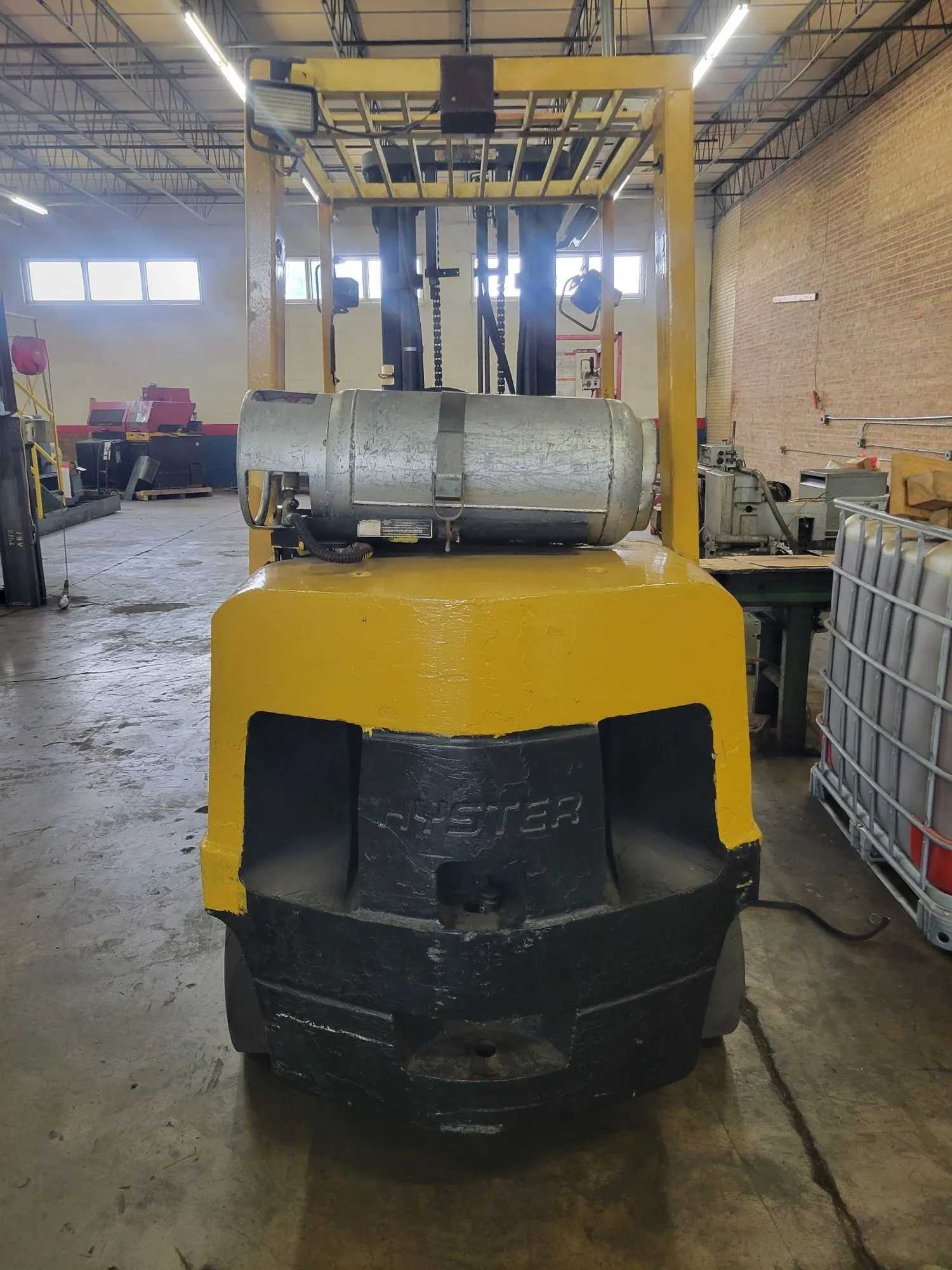 Hyster S80XM LPG Forklift Truck, 8250 lb Capacity, 145" Max Fork Height - SIT-DOWN FORKLIFTS