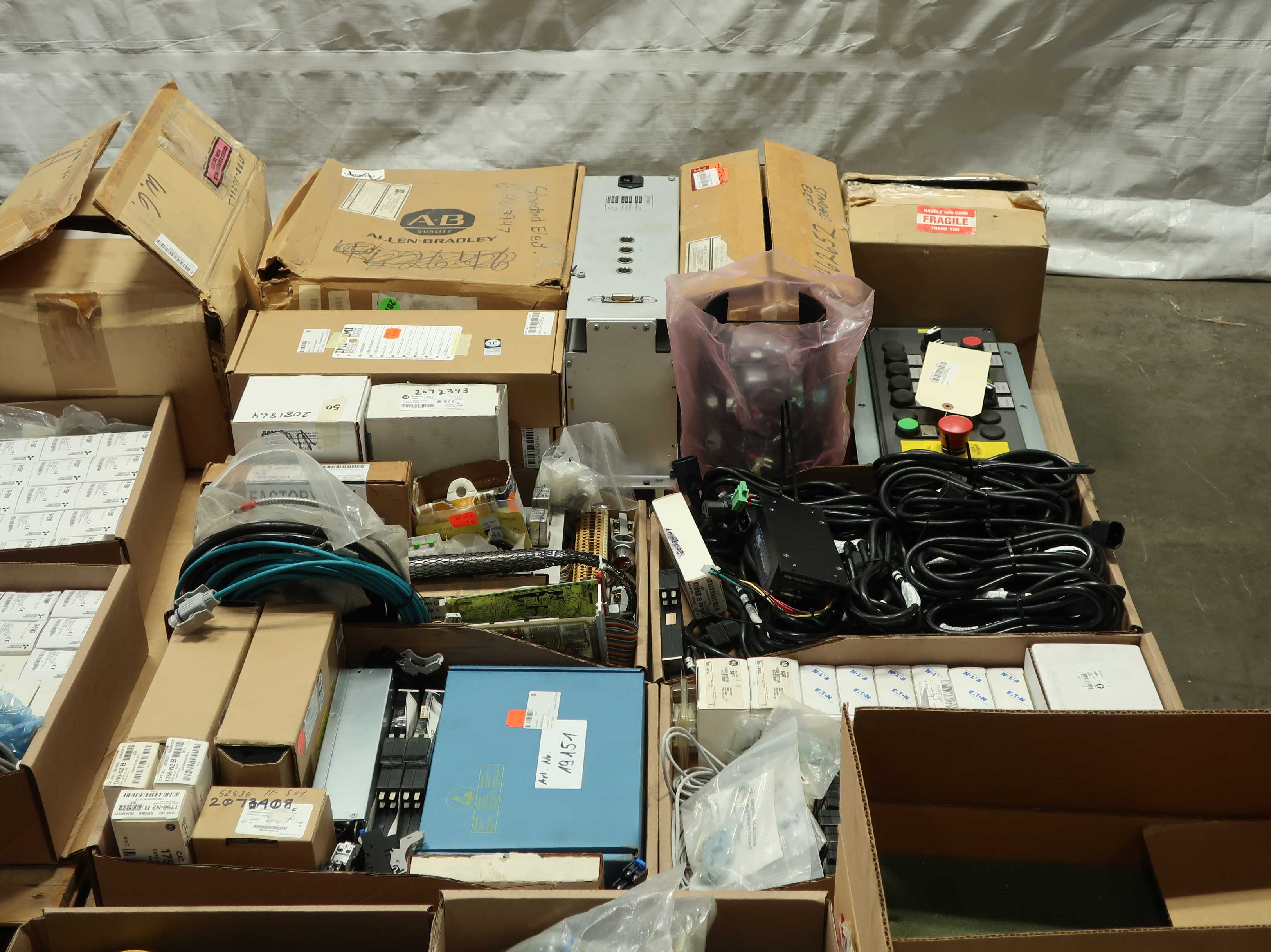 SKU 1772028 - 4 PALLETS OF ASSORTED AUTOMATION - AUTOMATION & CONTROLS