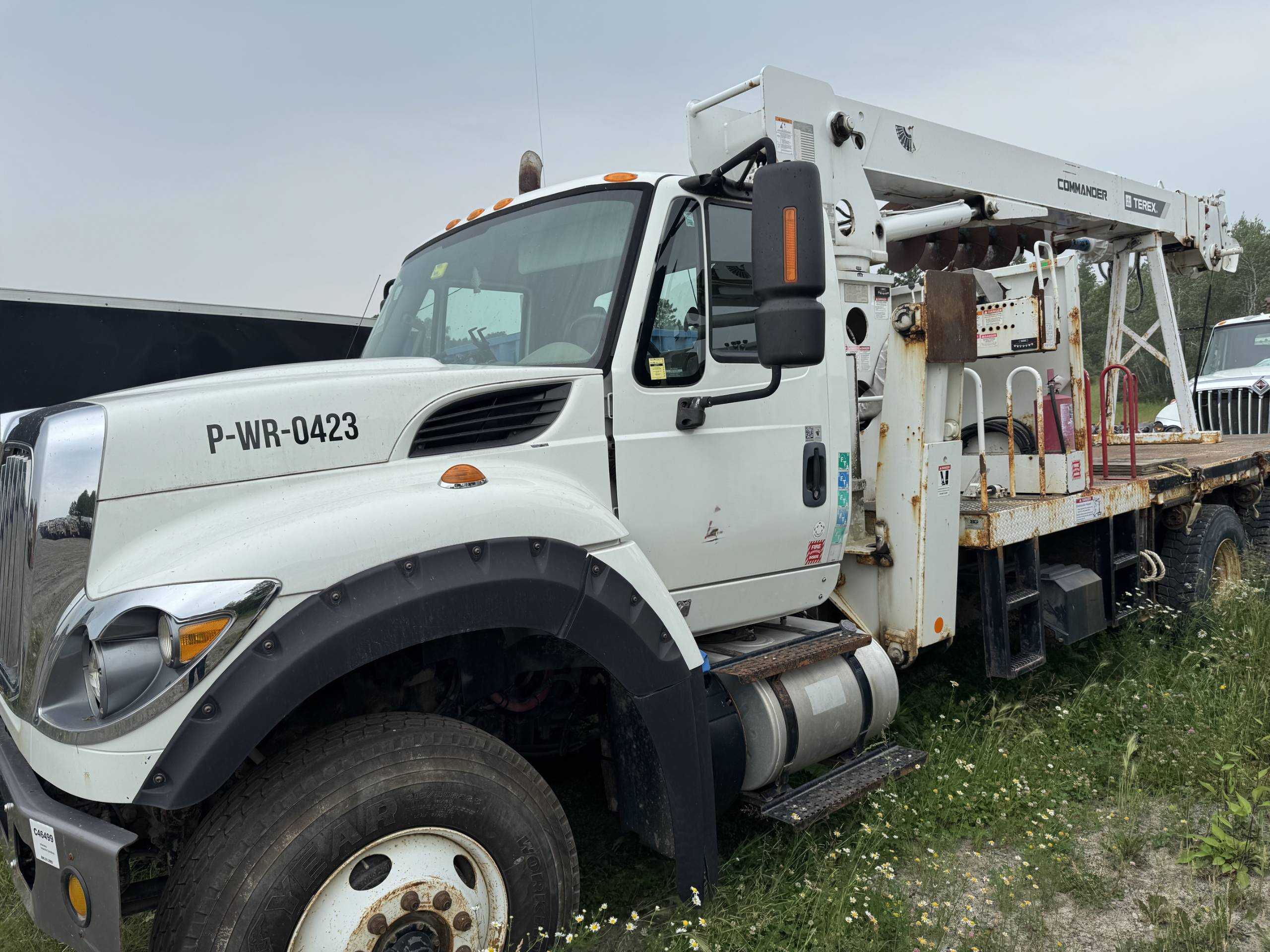2015 International SF567 RBD Truck - 6X4 Terex Commander 5050 Digger Derrick - SERVICE TRUCKS