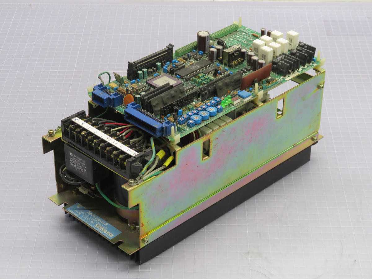 YASKAWA CACR-SR10SZ1SS-Y86 SERVO CONTROLLER / SERVO DRIVE T217104 - SERVO DRIVES