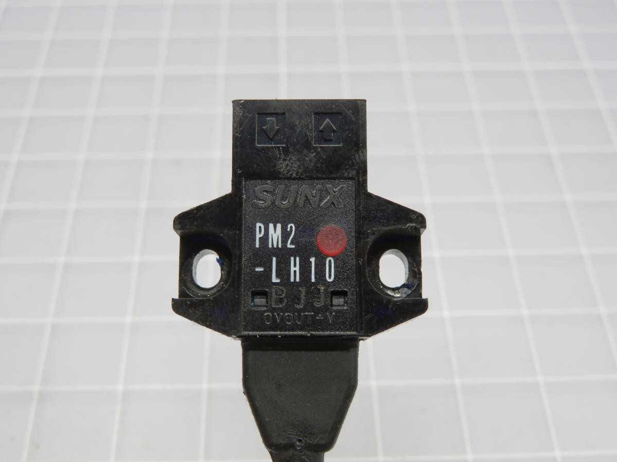 LOT OF 14 SUNX PM2-LH10 SENSOR T217871 - PRESSURE MEASUREMENT