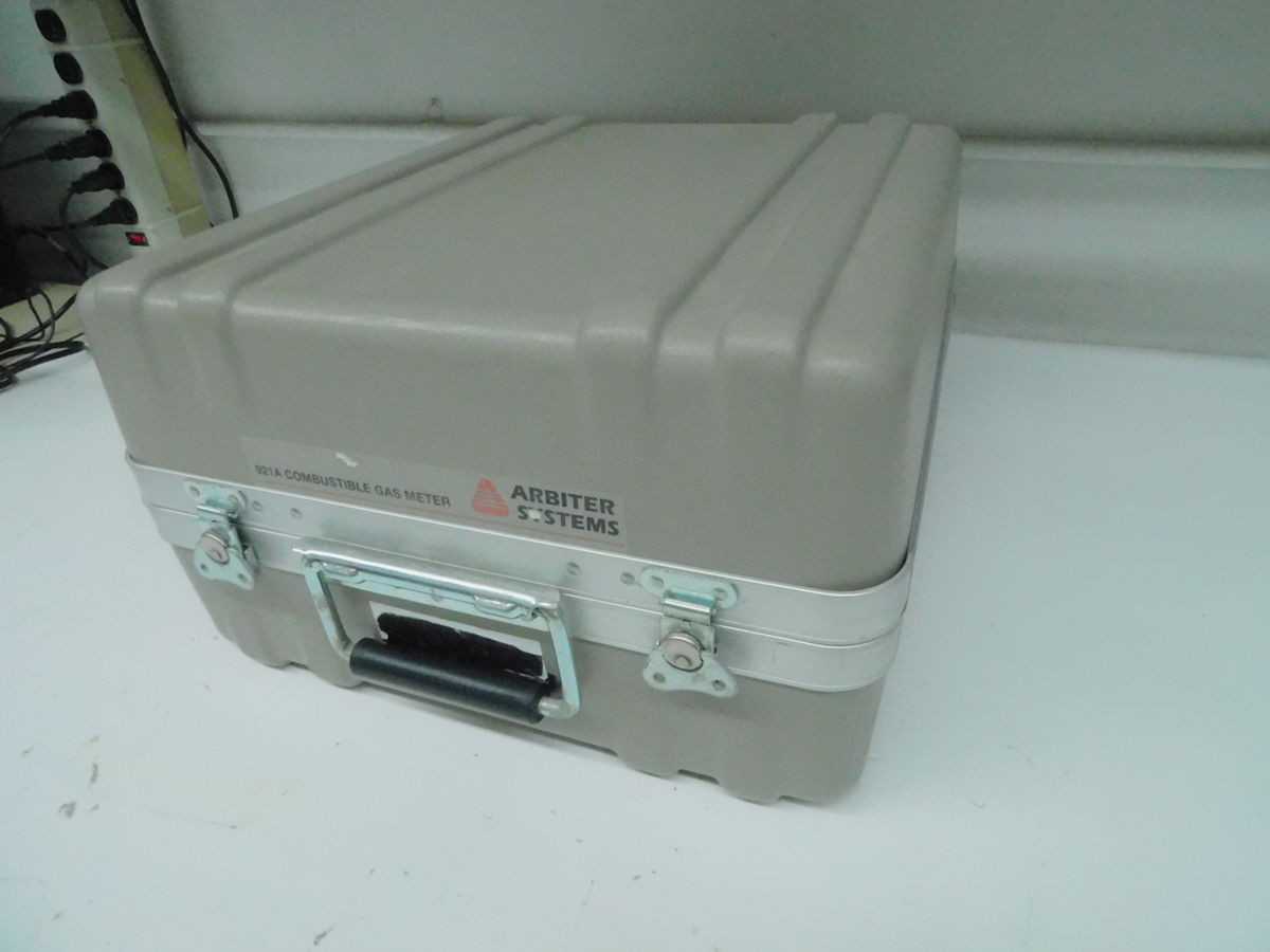 ARBITER SYSTEMS 921A COMBUSTIBLE GAS METER FOR NITROGEN OIL-FILLED TRANSFORMERS. M7659 - AUTOMATION & CONTROLS