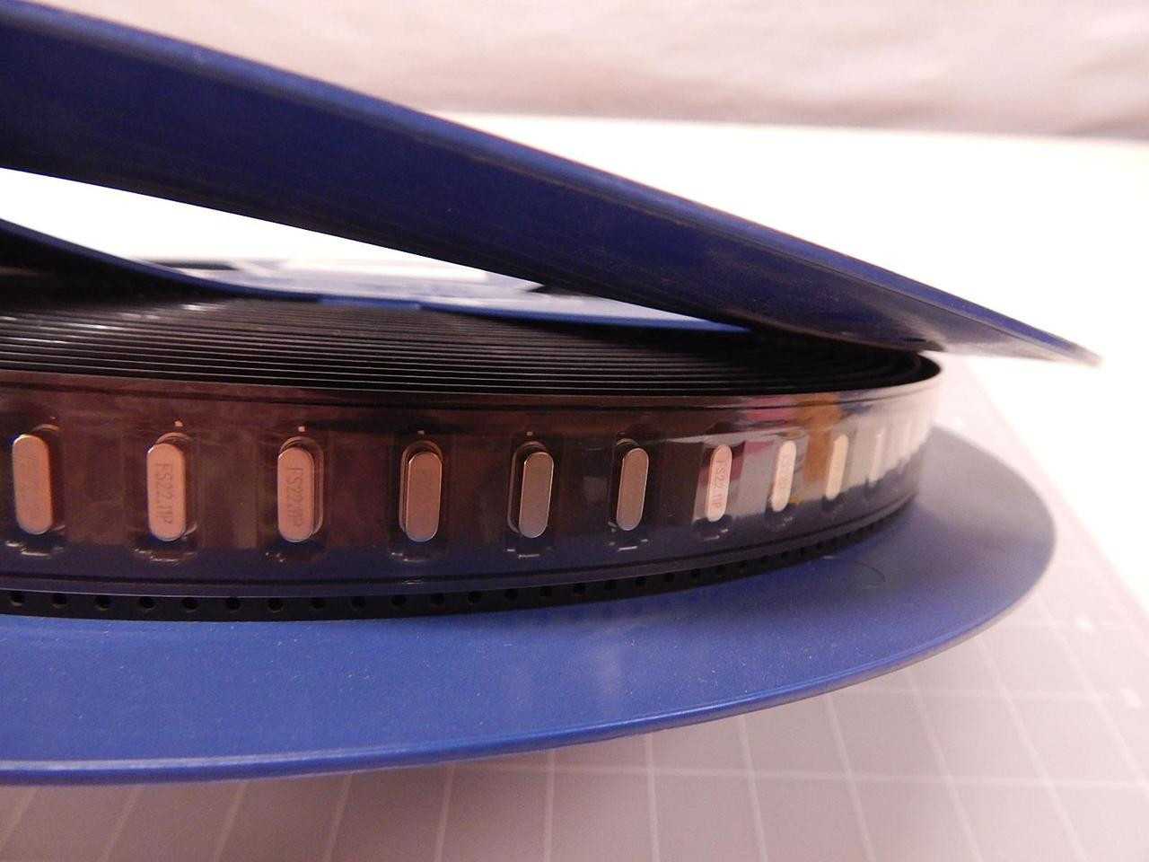 LOT OF 1000 FOX FOXSDLF/221-20/TR CRYSTALS T80418 - COIL STOCK REELS