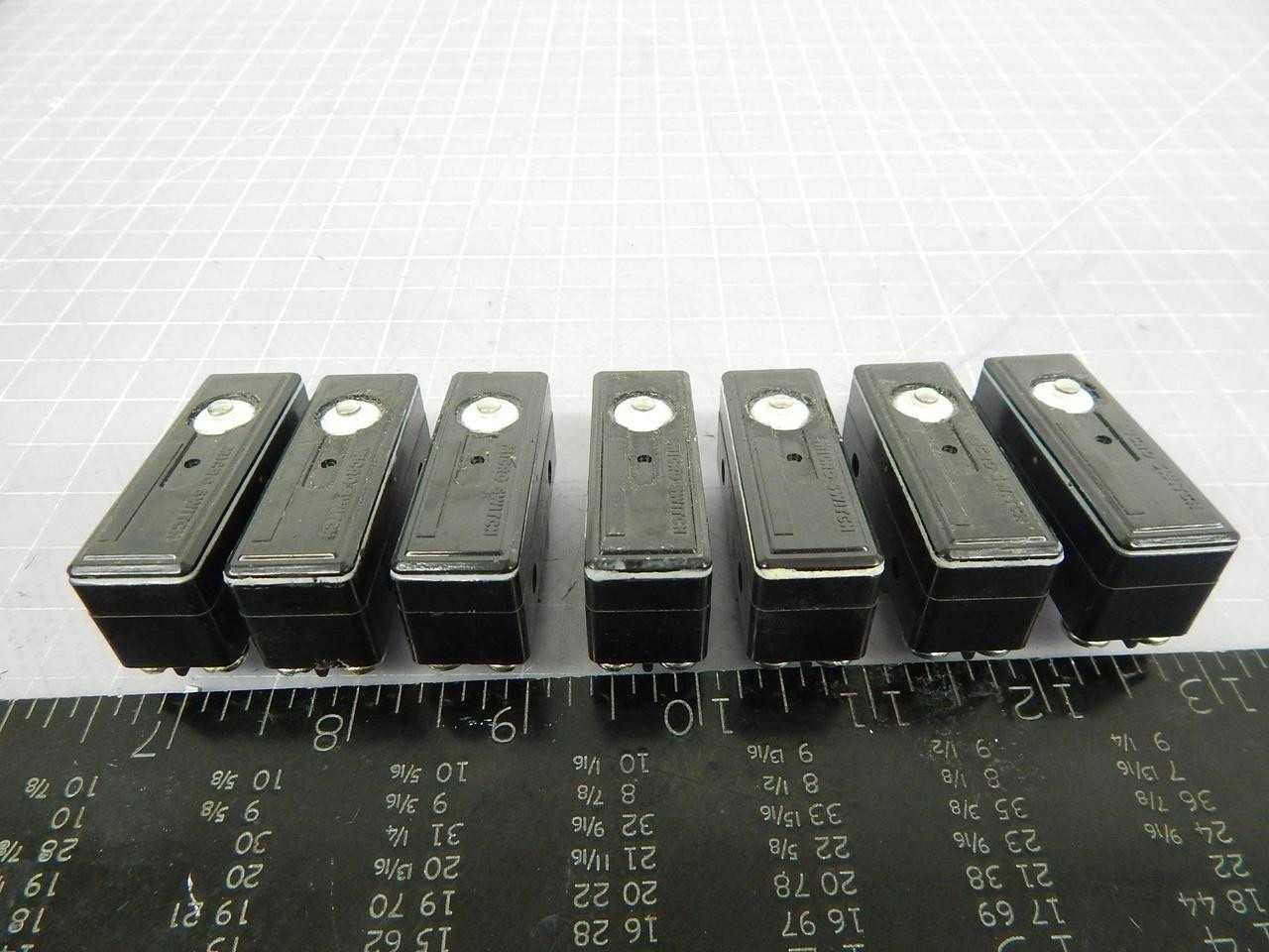 LOT OF 7 MICRO SWITCH BZ-3YT552 BASIC / SNAP ACTION SWITCHES LARGE BASICS 5 A 250 VAC T102932 - SWITCHES