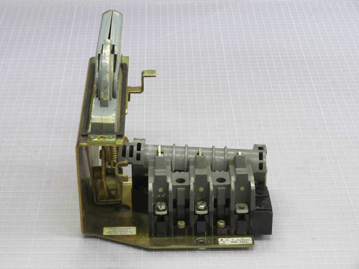 ALLEN BRADLEY 1494F-N60 A DISCONNECT SWITCH
T231809 - DISCONNECT SWITCHES
