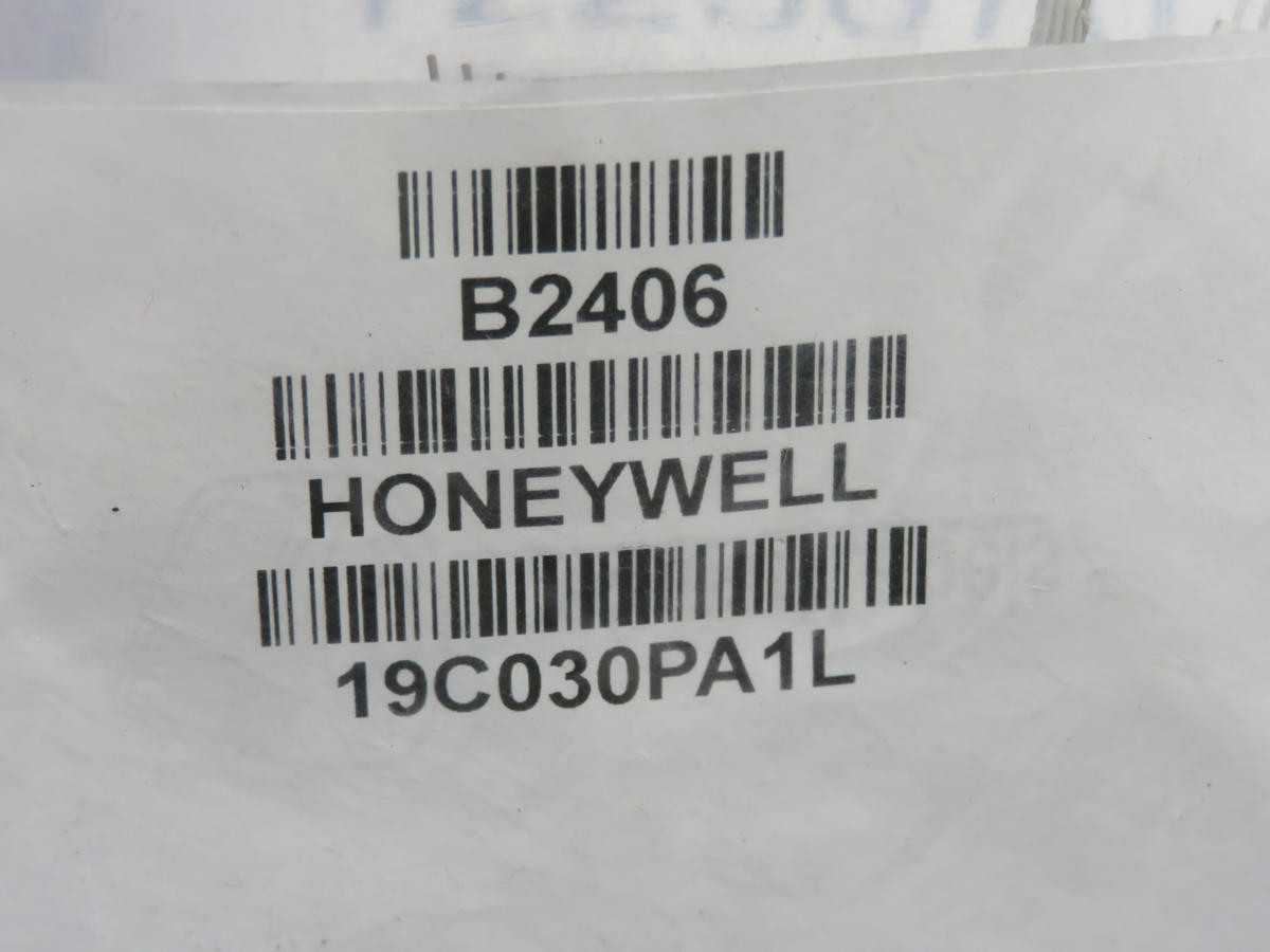 LOT OF 8 HONEYWELL 19C030PA1L SENSOR 30PSIA 0.1V T223670 - SENSORS
