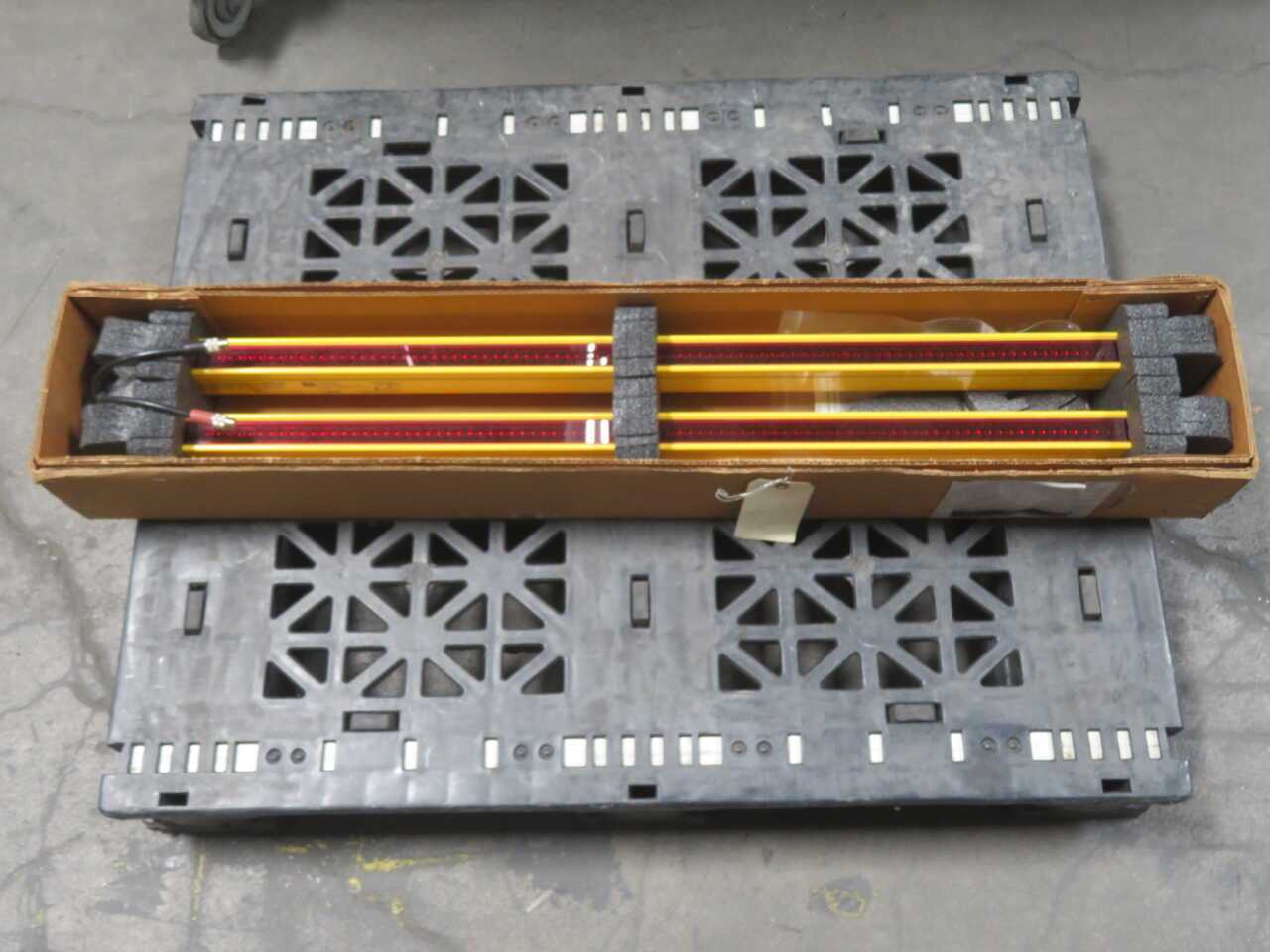 OMRON MS4800S-20-0920-R Safety Light Curtains For Enhanced Workplace Safety - SENSORS