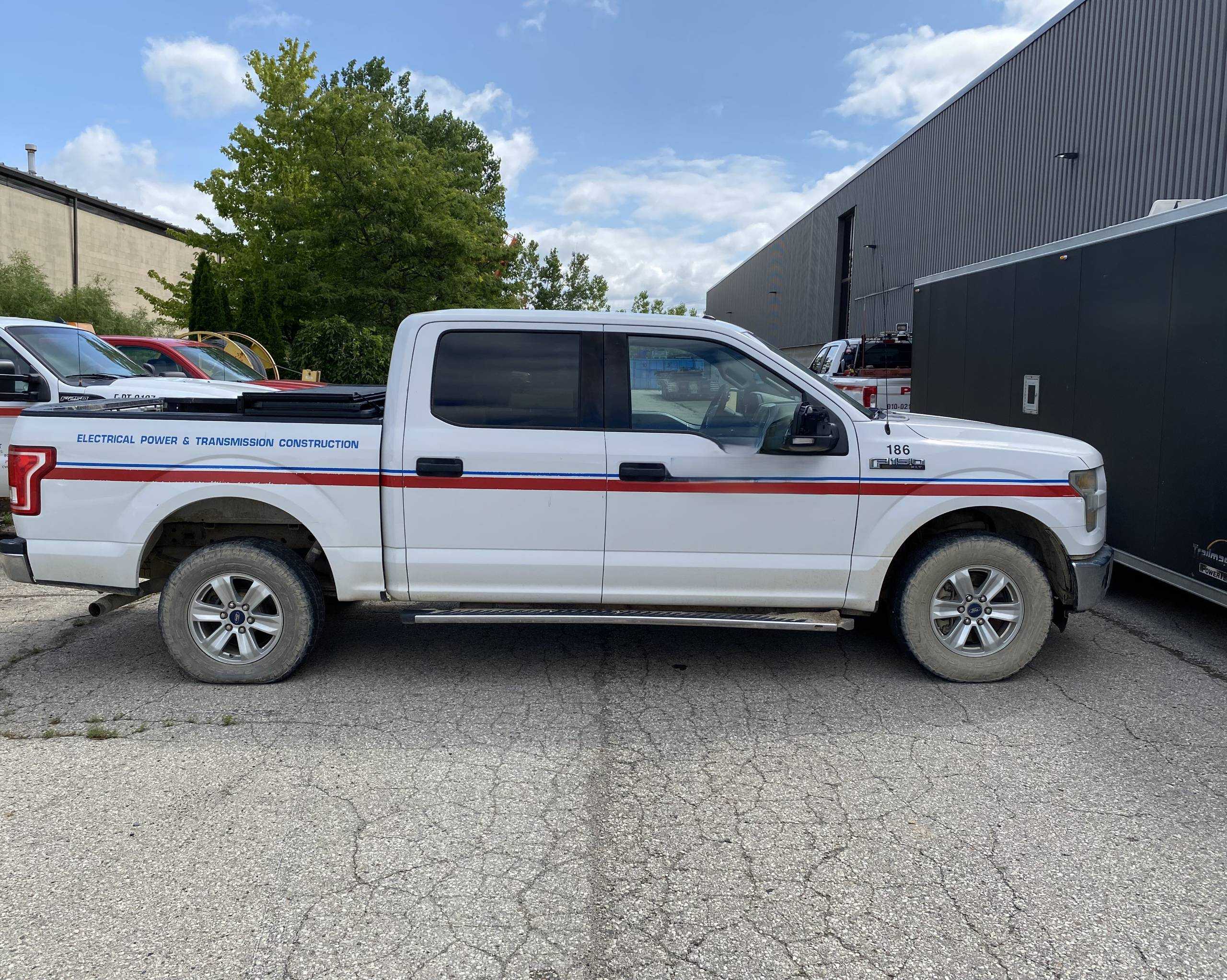 2015 Ford F150 Pickup Truck 5.0L V8 360 HP 4x4 Extended Cab Automatic - PICKUP TRUCKS