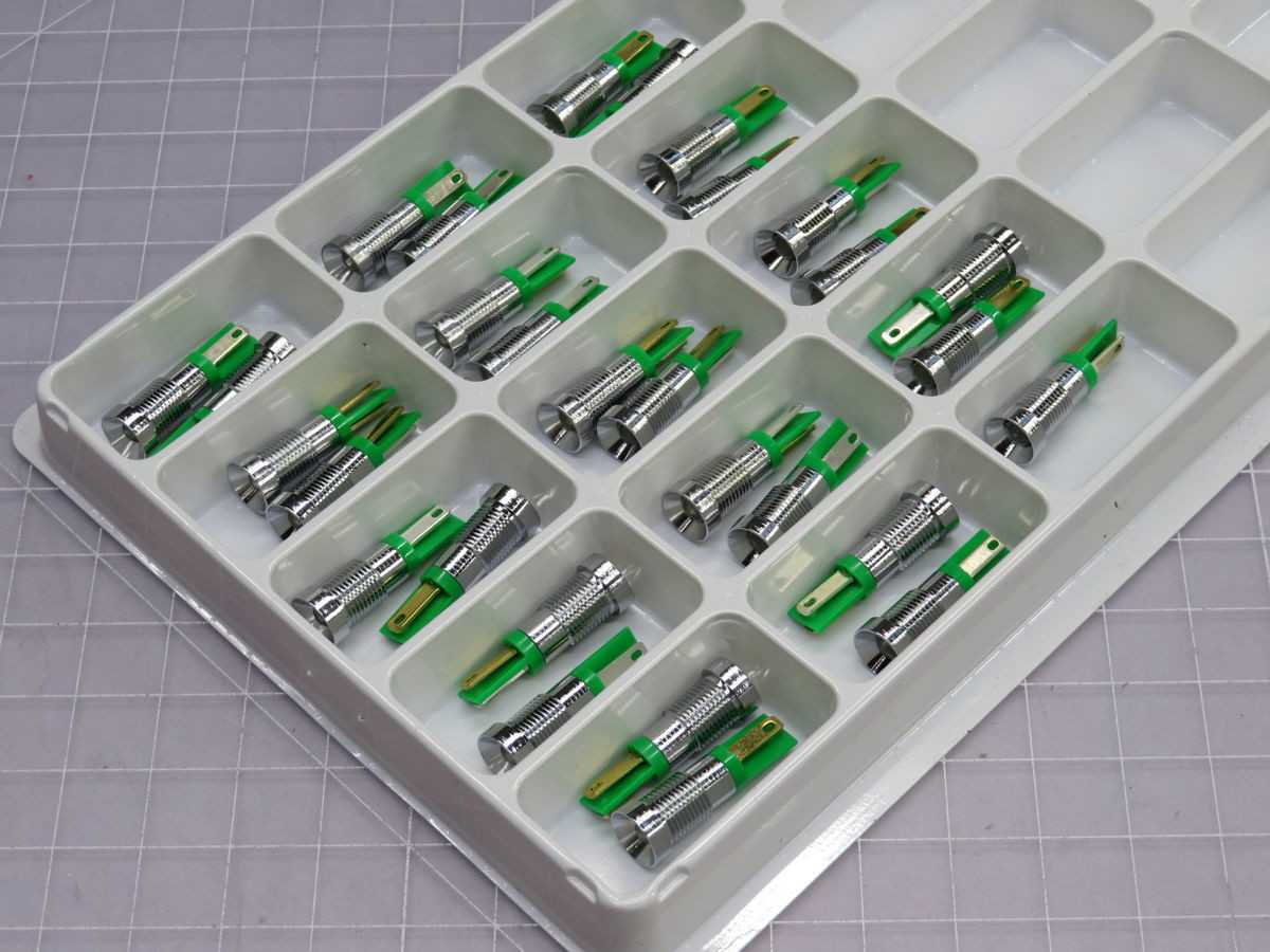 LOT OF 130 APEM Q8R8CXXSC-O2E LED PANEL MOUNT INDICATORS T254267 - LIGHTING