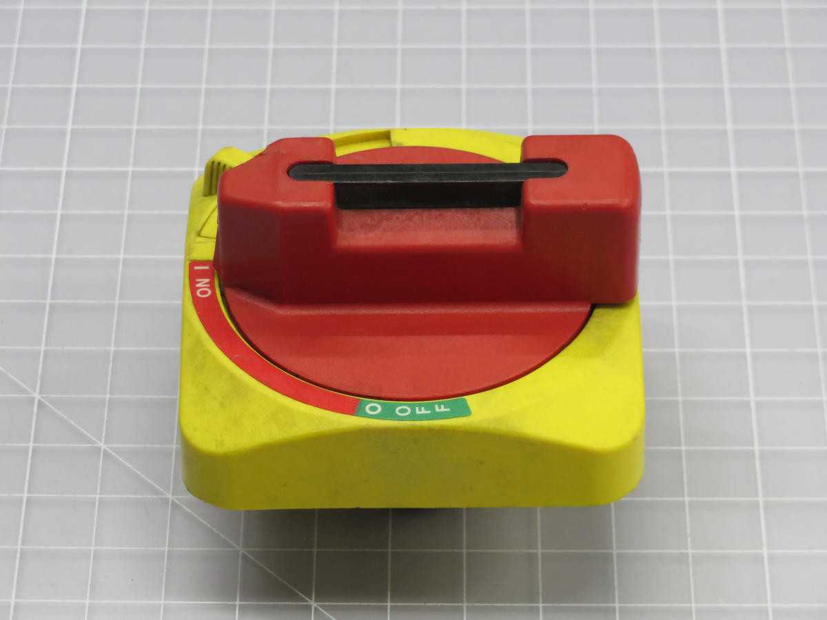 ALLEN BRADLEY 194R-HS4E DISCONNECT OPERATING HANDLE T220593 - DISCONNECT SWITCHES