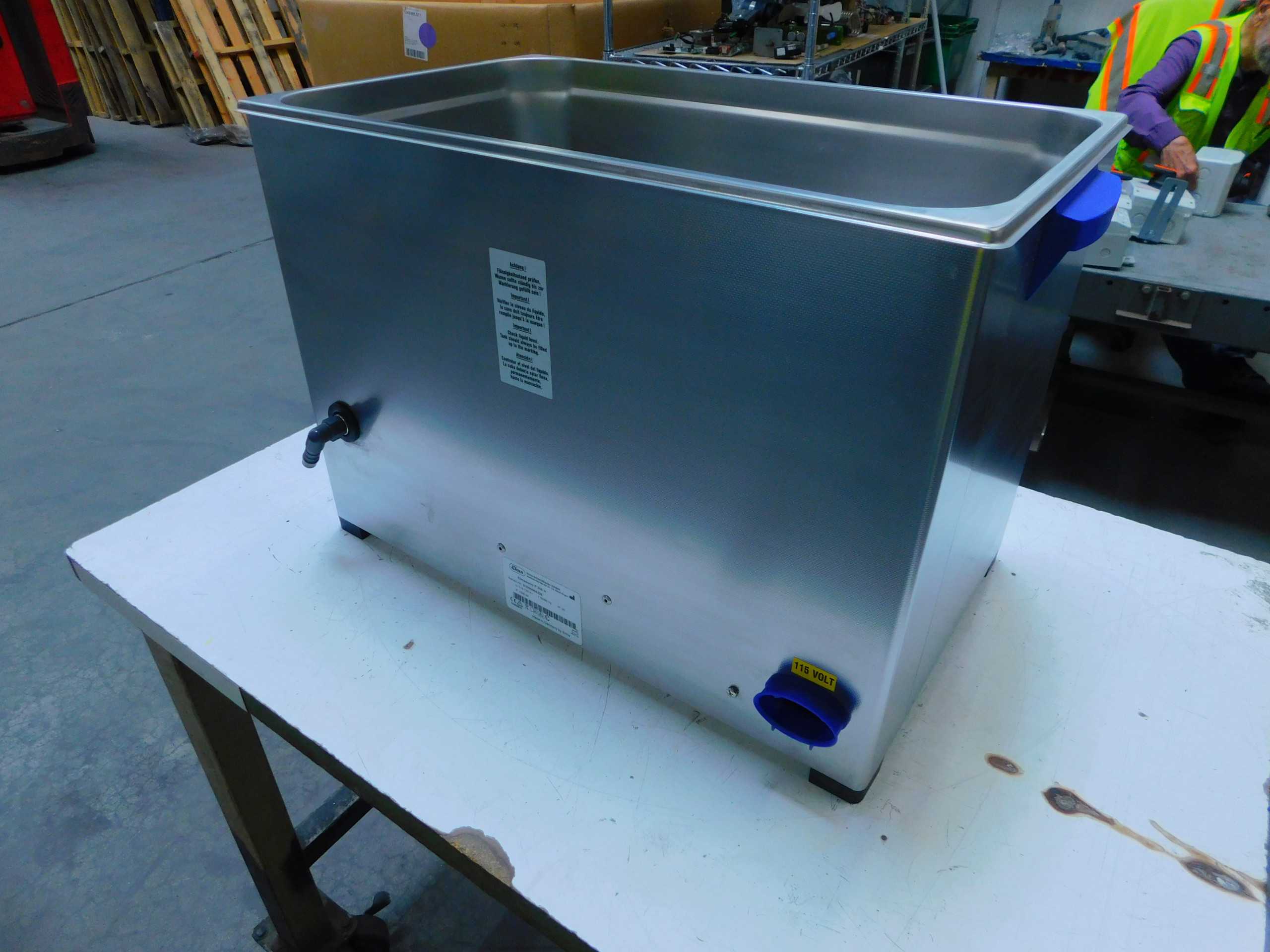 Elma 300 Heated Ultrasonic Cleaner, 28L, 120V, 1 Phase, Dual-Frequency 37/80 kHz - LAB & SCIENTIFIC