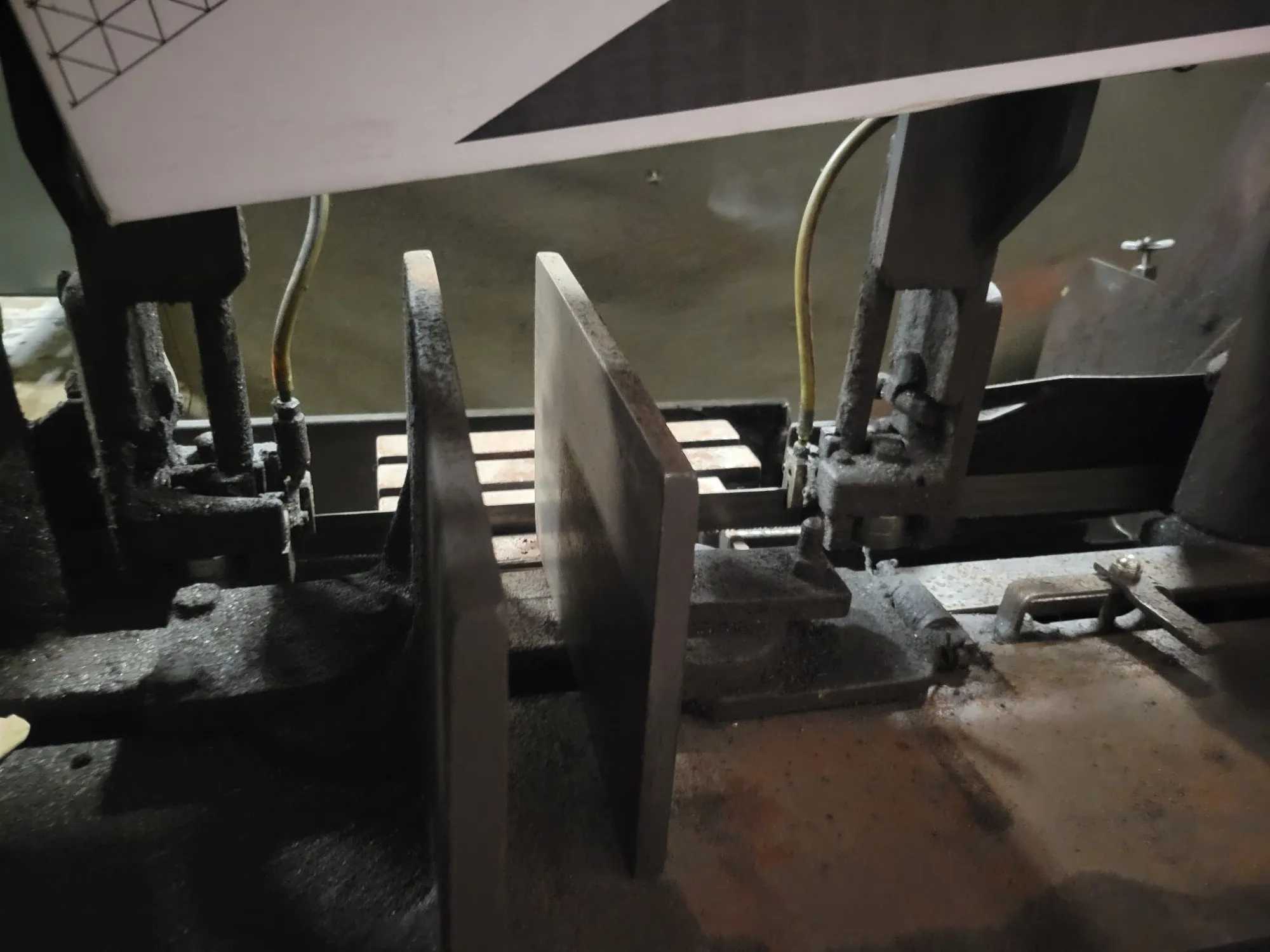 1998 W.F.WELLS W16-2 Horizontal Band Saw | 7.5 HP, 15 ft Blade, Hydraulic Clamping - HORIZONTAL BAND SAWS