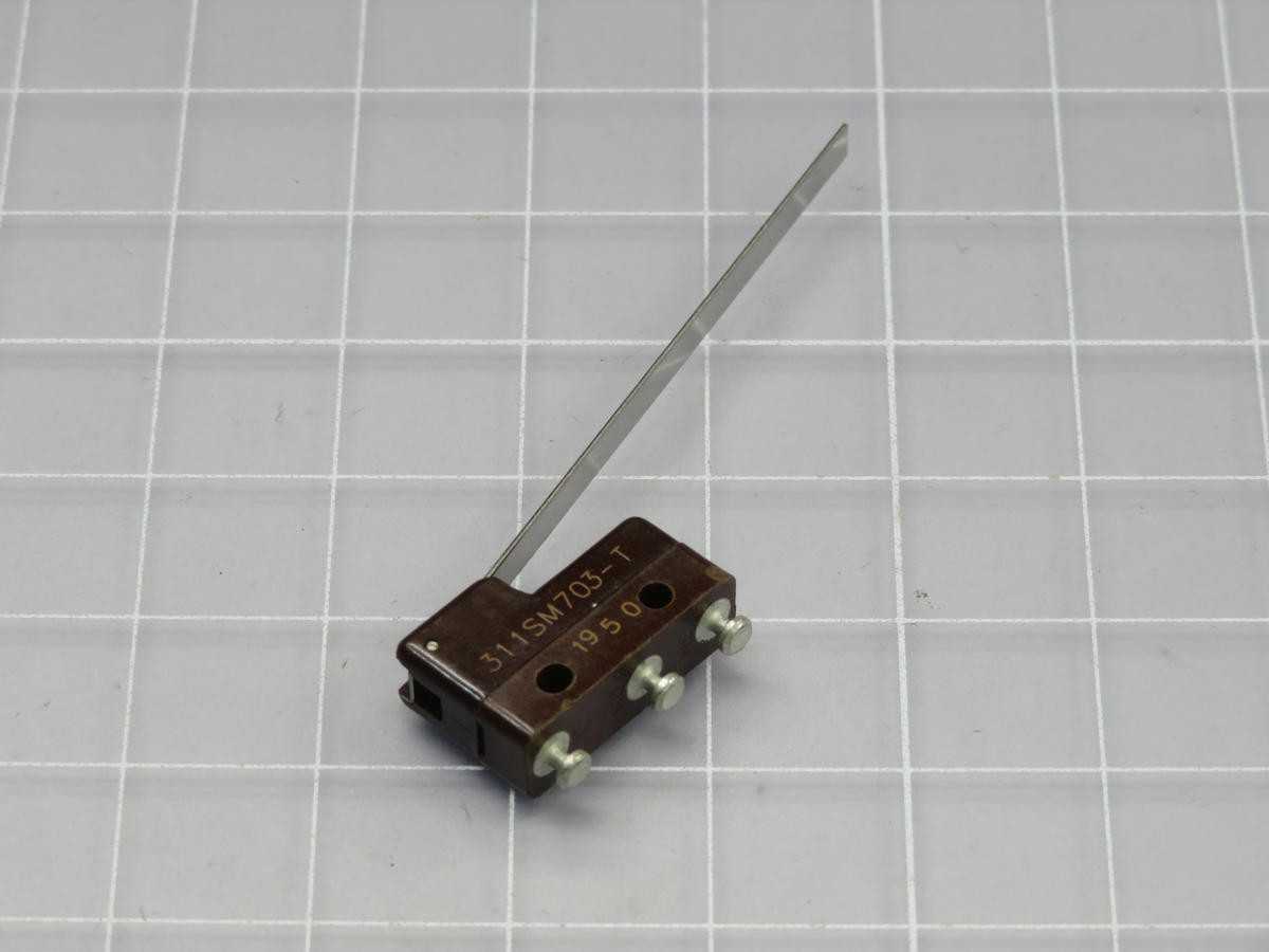 LOT OF 90 HONEYWELL 311SM703-T SWITCH SNAP ACTION SPDT 4A 250V T223526 - SWITCHES