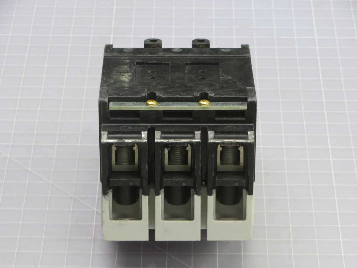 EATON GD3100 SERIES C COMPLETE MOLDED CASE CIRCUIT BREAKER T246236 - CIRCUIT BREAKERS