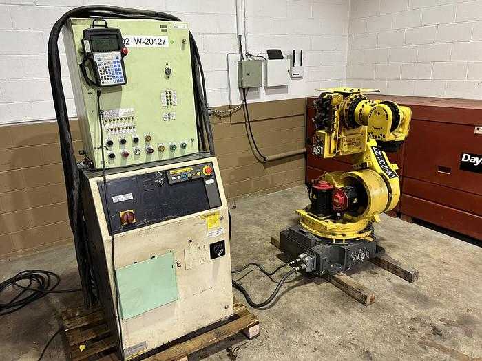 2003 FANUC R2000IA/165CF ROBOT, 165KG PAYLOAD, 1429MM REACH, RJ3IB CONTROLLER - ARTICULATED ROBOTS